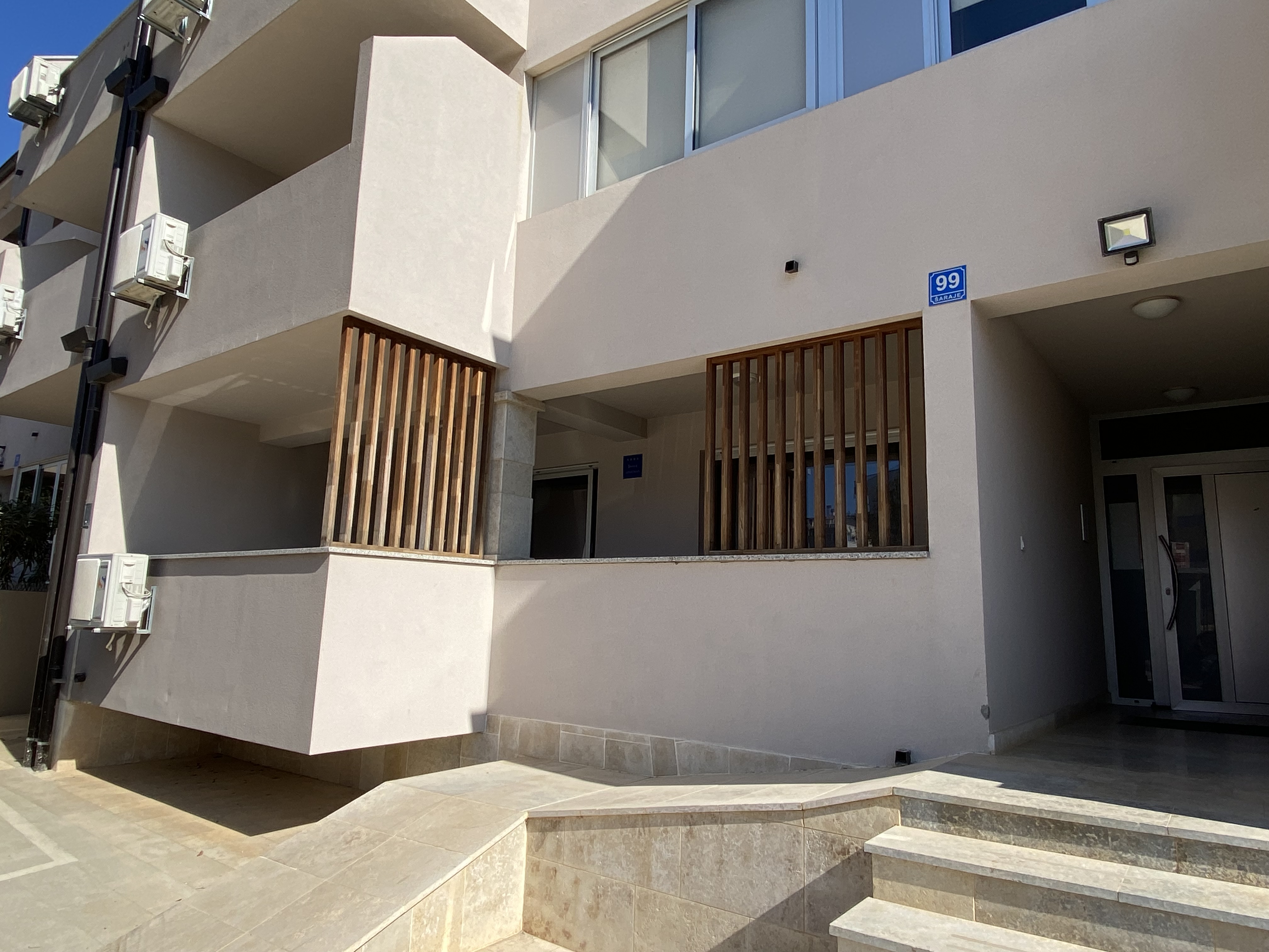 Zgrada na lijepoj lokaciji u Medulinu nudi komforan smještaj