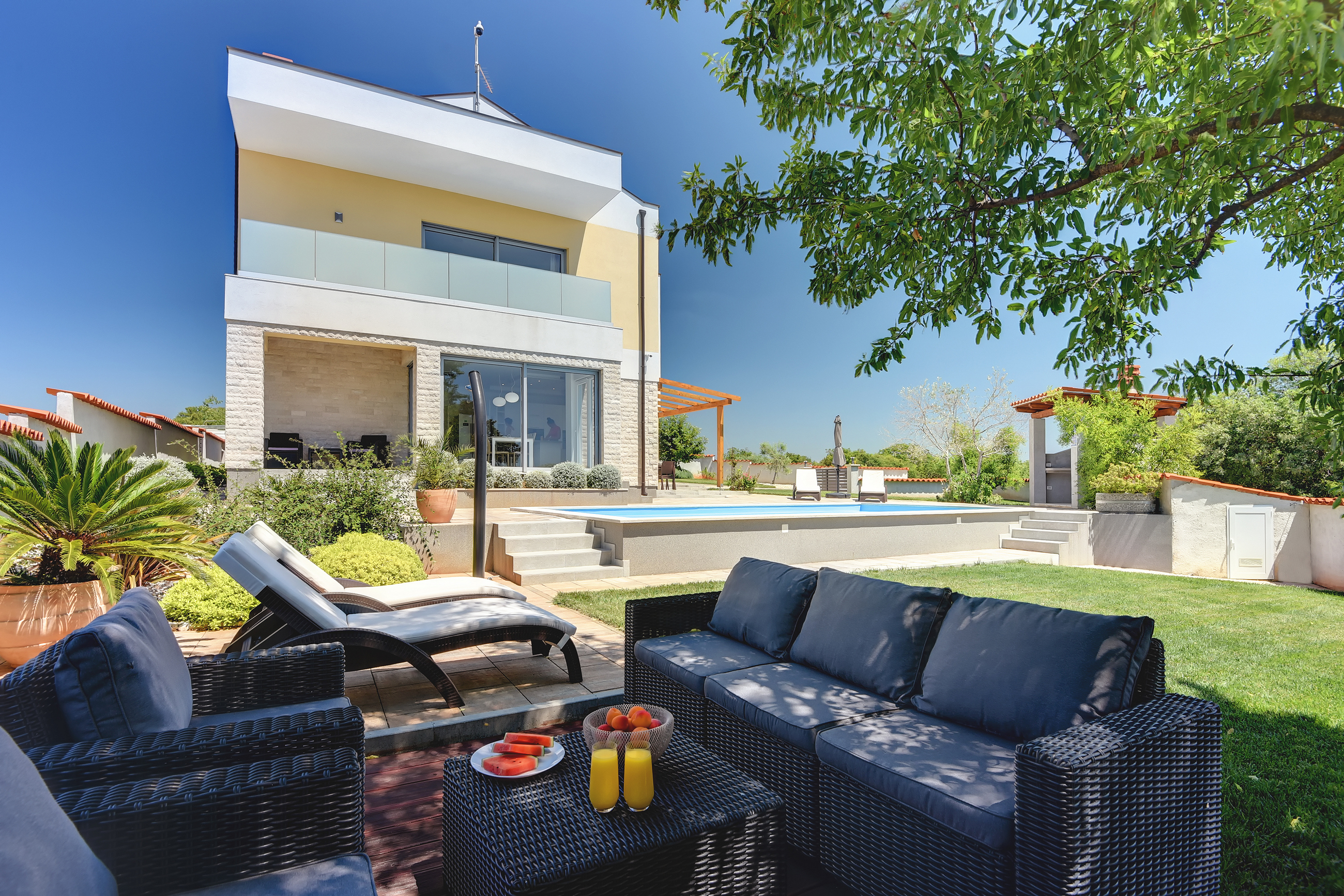 Brandneue und moderne Villa mit privat Pool, Sauna, neben Fažana