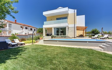 Brandneue und moderne Villa mit privat Pool, Sauna, neben Fažana