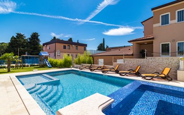 Bezaubernde Villa mit Pool, Jacuzzi, Fitnessraum
