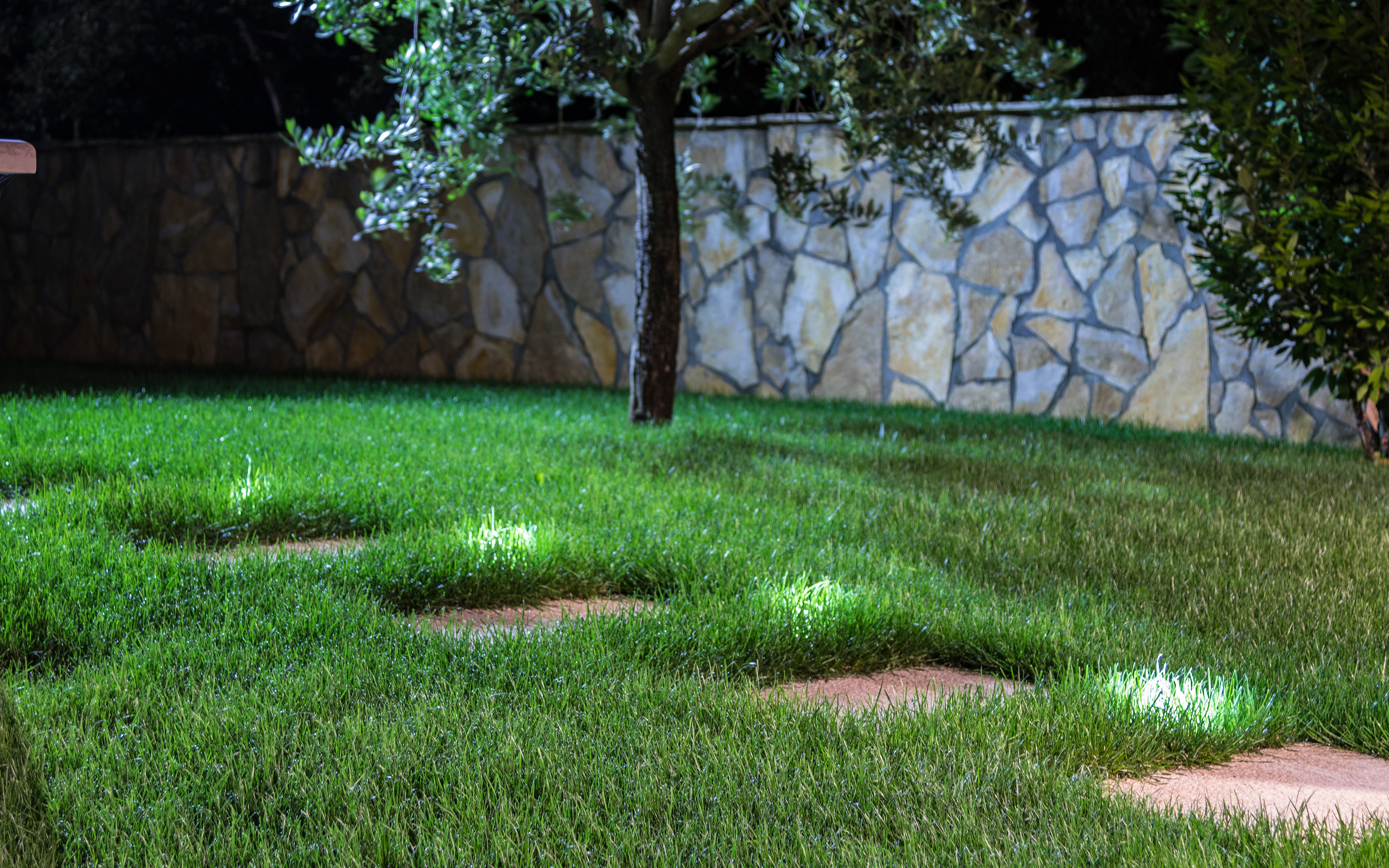 Enchanting villa with pool, jacuzzi and gym