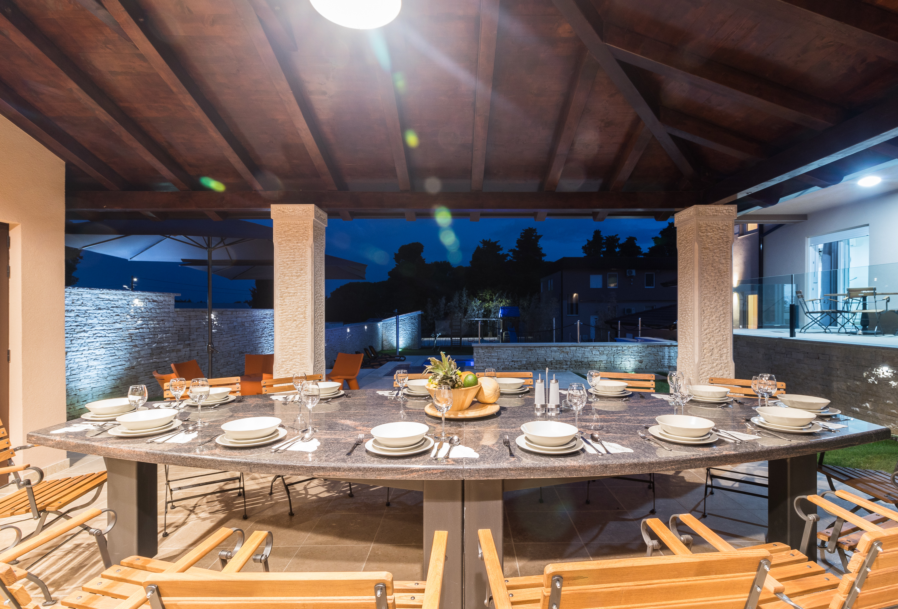 Enchanting villa with pool, jacuzzi and gym