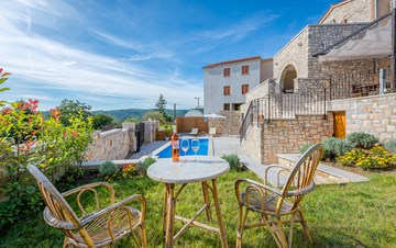 Charming villa with heated pool in the heart of Istria