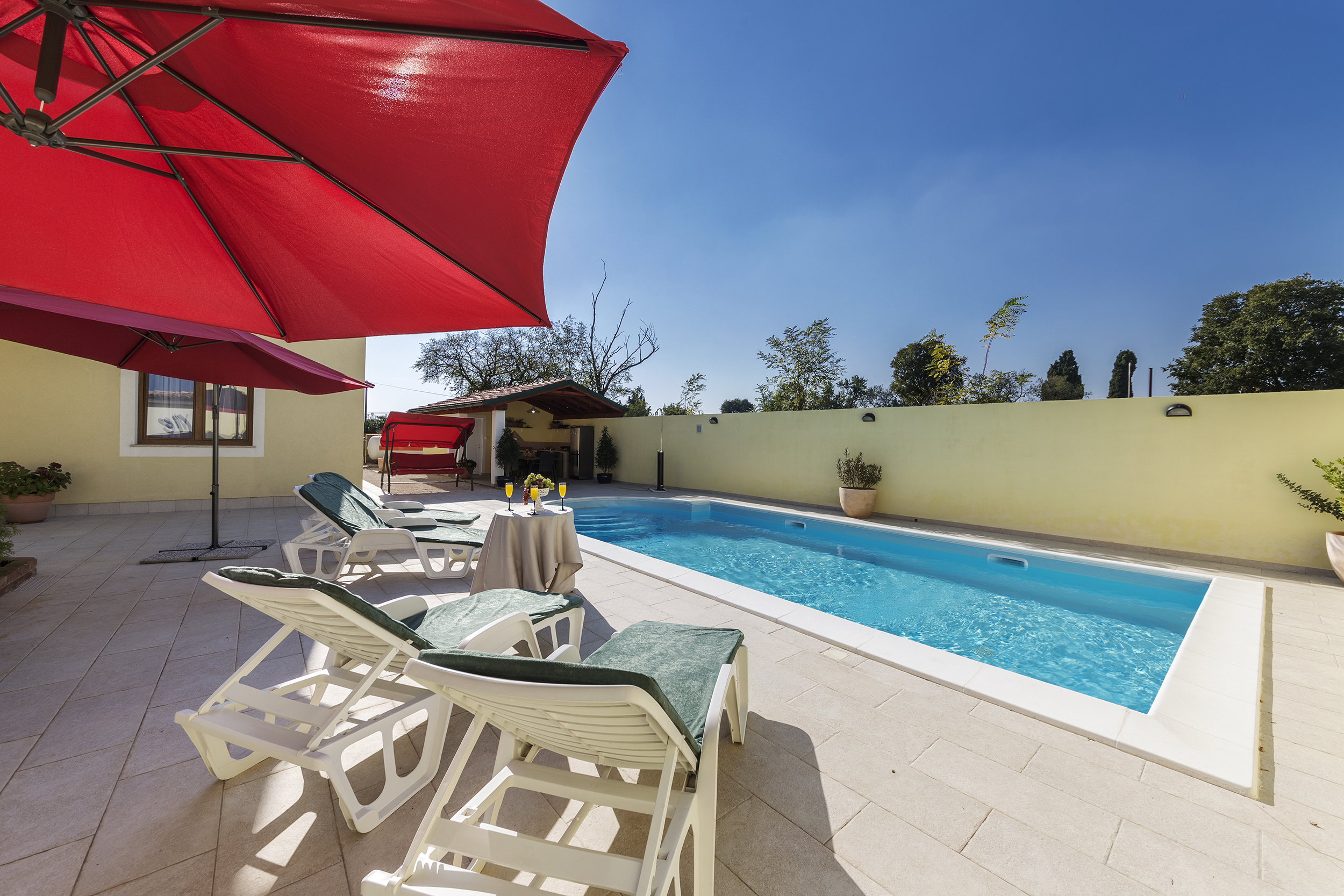 Villa vicino a Dignano, con piscina privata, terrazza e barbecue