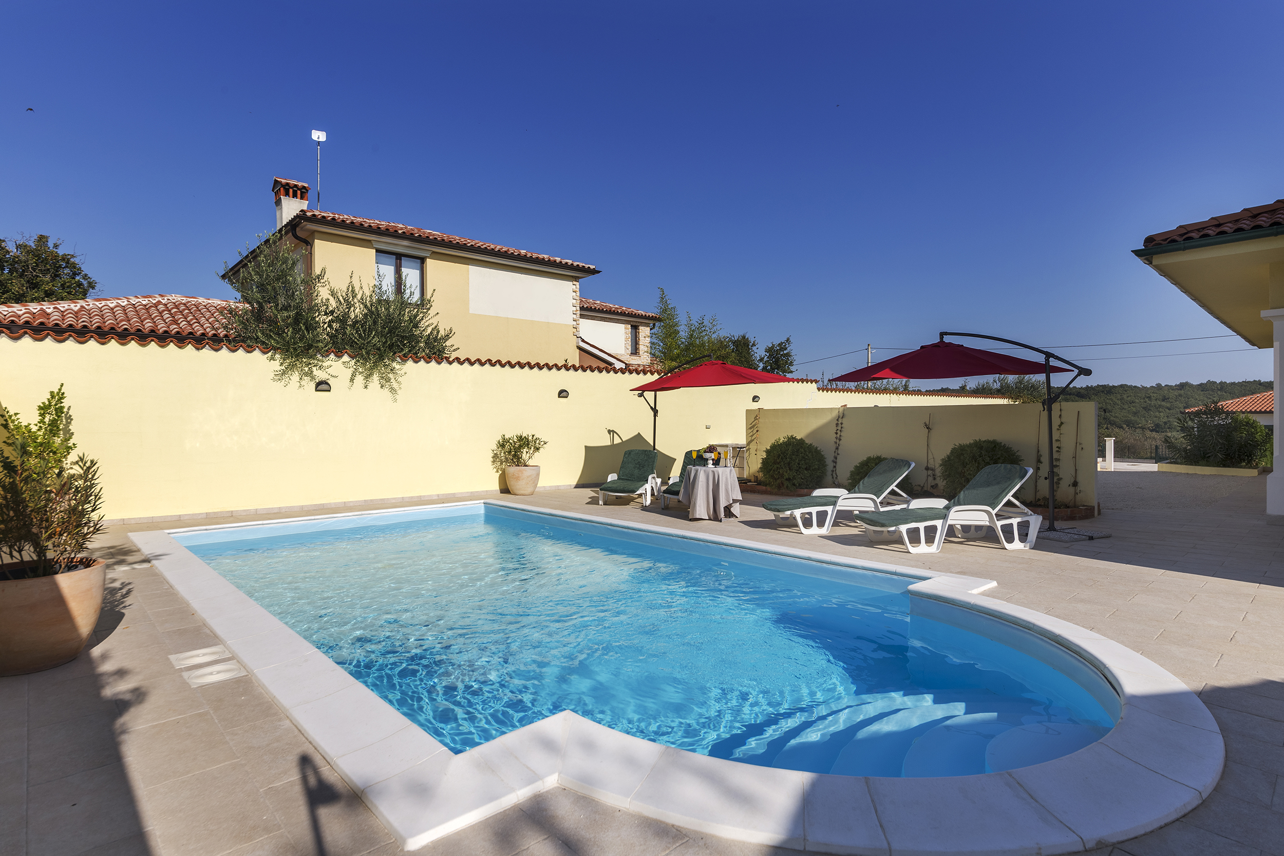 Villa vicino a Dignano, con piscina privata, terrazza e barbecue