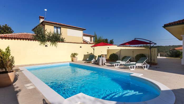 Villa vicino a Dignano, con piscina privata, terrazza e barbecue, 12