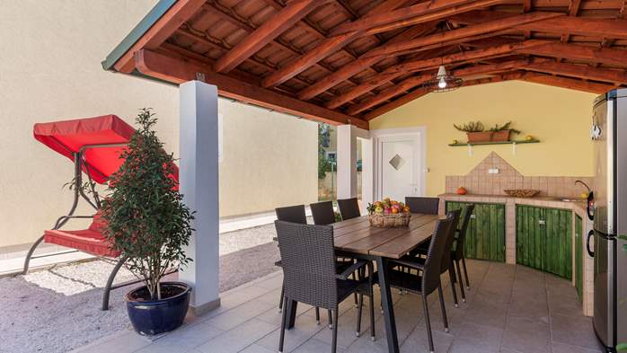 Villa vicino a Dignano, con piscina privata, terrazza e barbecue, 13
