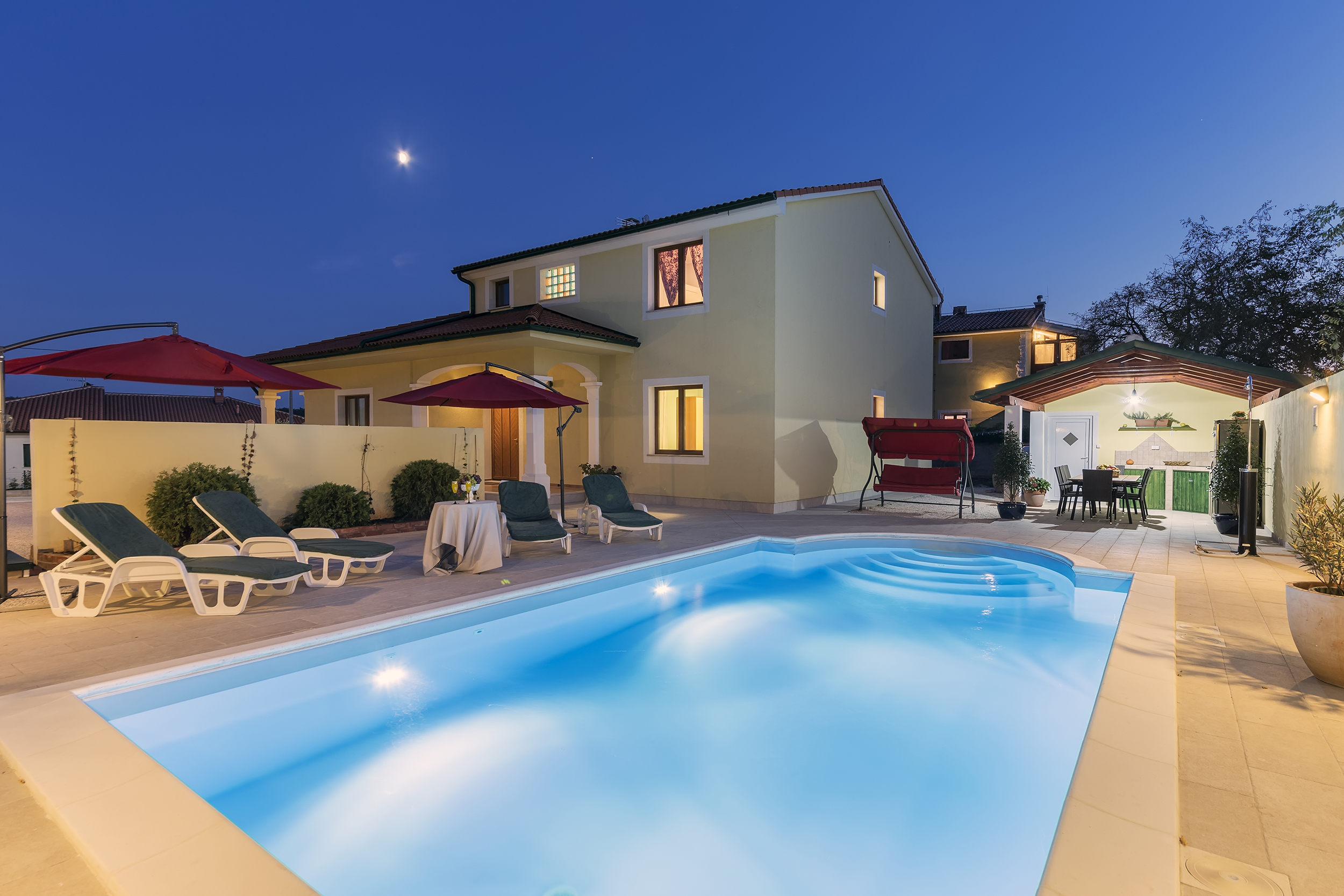 Villa vicino a Dignano, con piscina privata, terrazza e barbecue