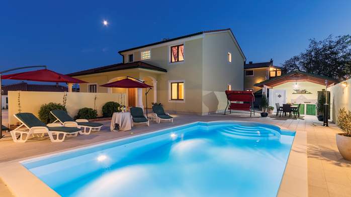Villa vicino a Dignano, con piscina privata, terrazza e barbecue, 1