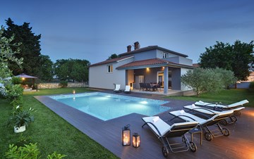 Splendida villa con piscina riscaldata, aria condizionata e WiFi