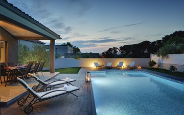 Splendida villa con piscina riscaldata, aria condizionata e WiFi