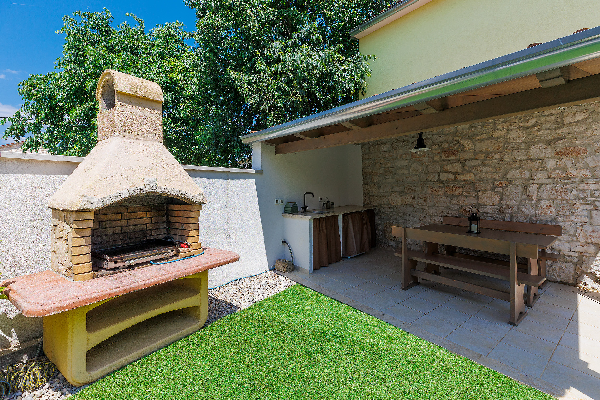 Bella casa su due piani per 4 persone con jacuzzi