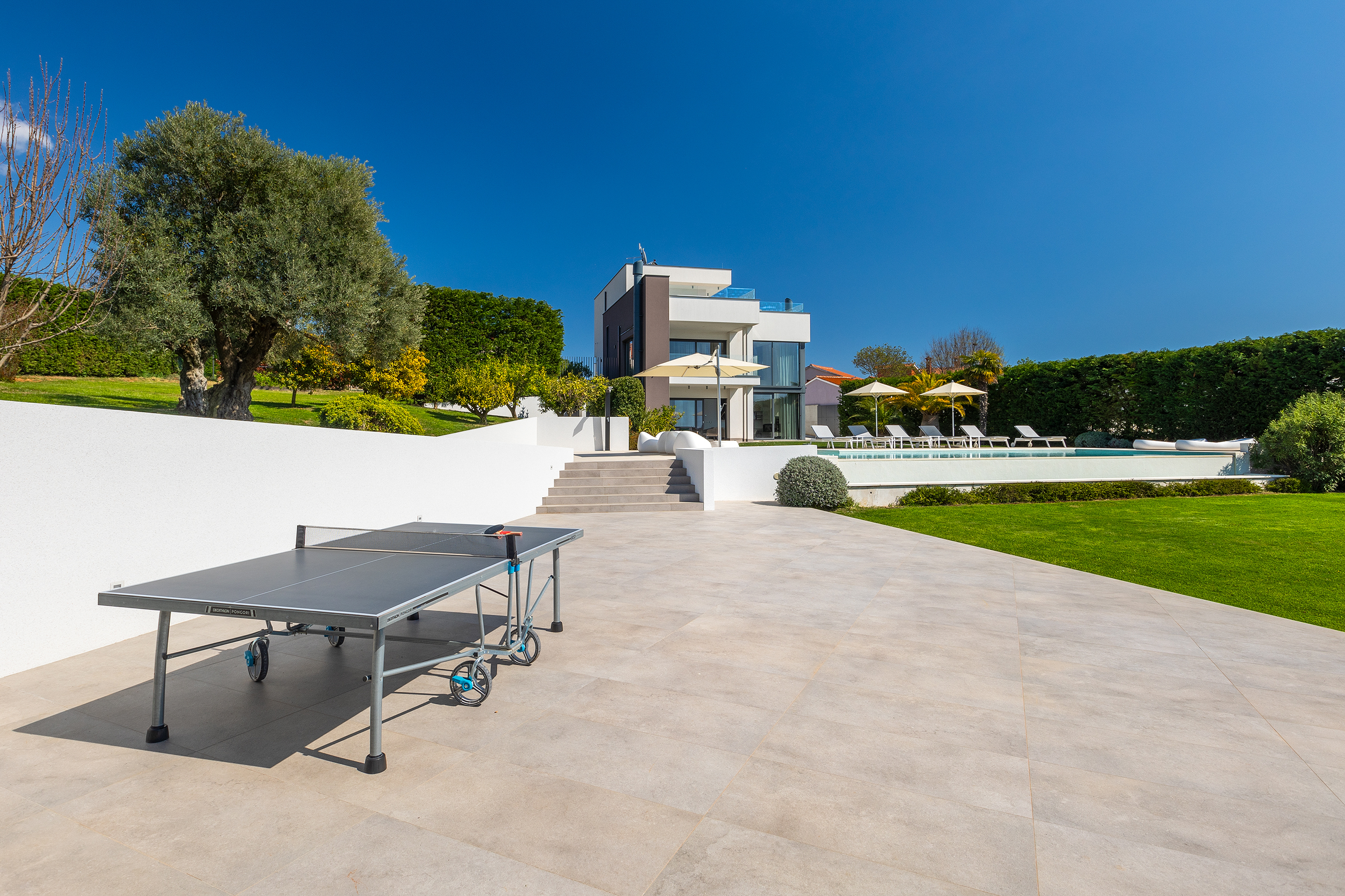 Stylish villa with heated pool near Pula, with wine cellar