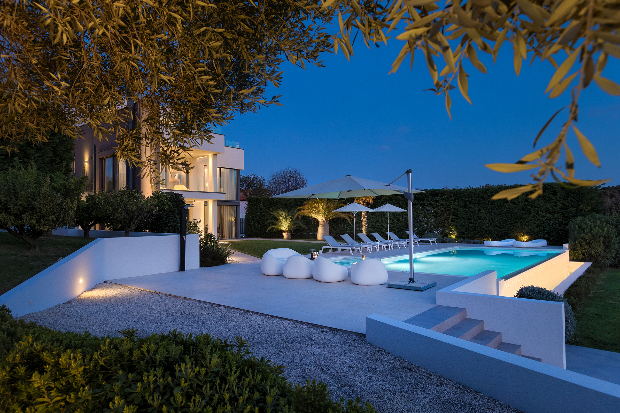 Stylish villa with heated pool near Pula, with wine cellar