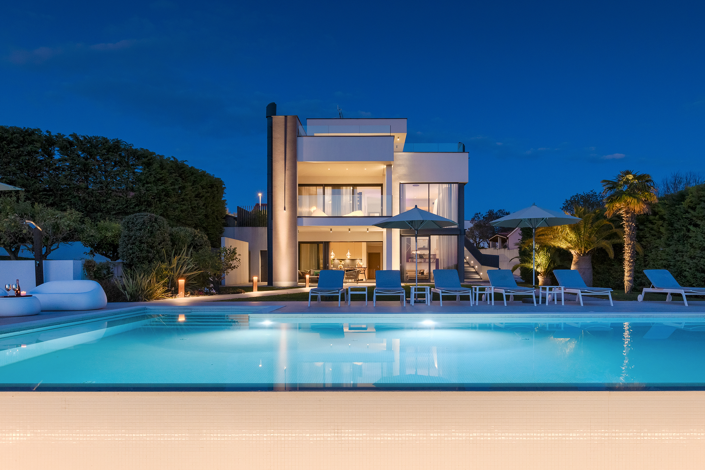 Stylish villa with heated pool near Pula, with wine cellar