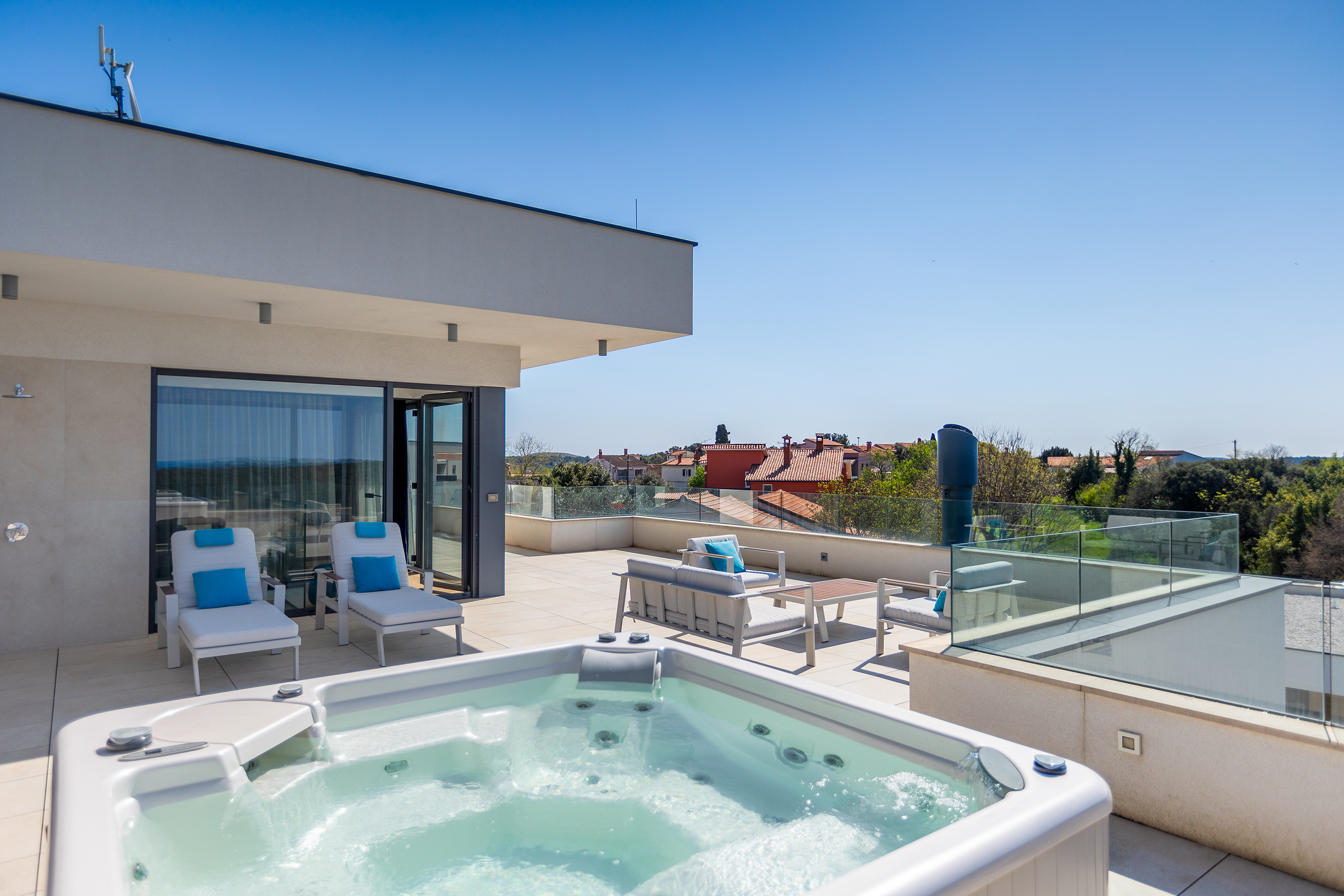 Stylish villa with heated pool near Pula, with wine cellar