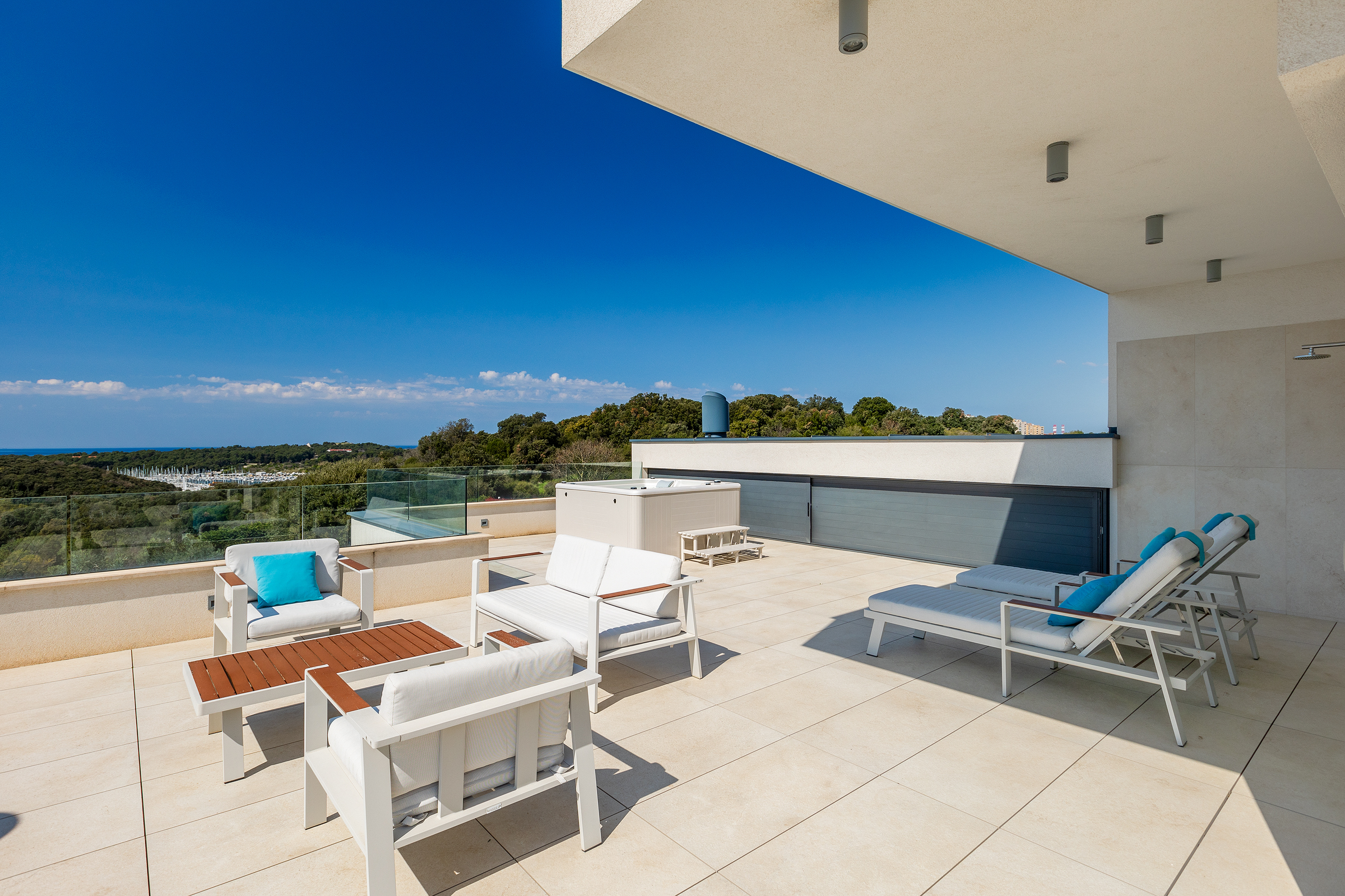 Stylish villa with heated pool near Pula, with wine cellar