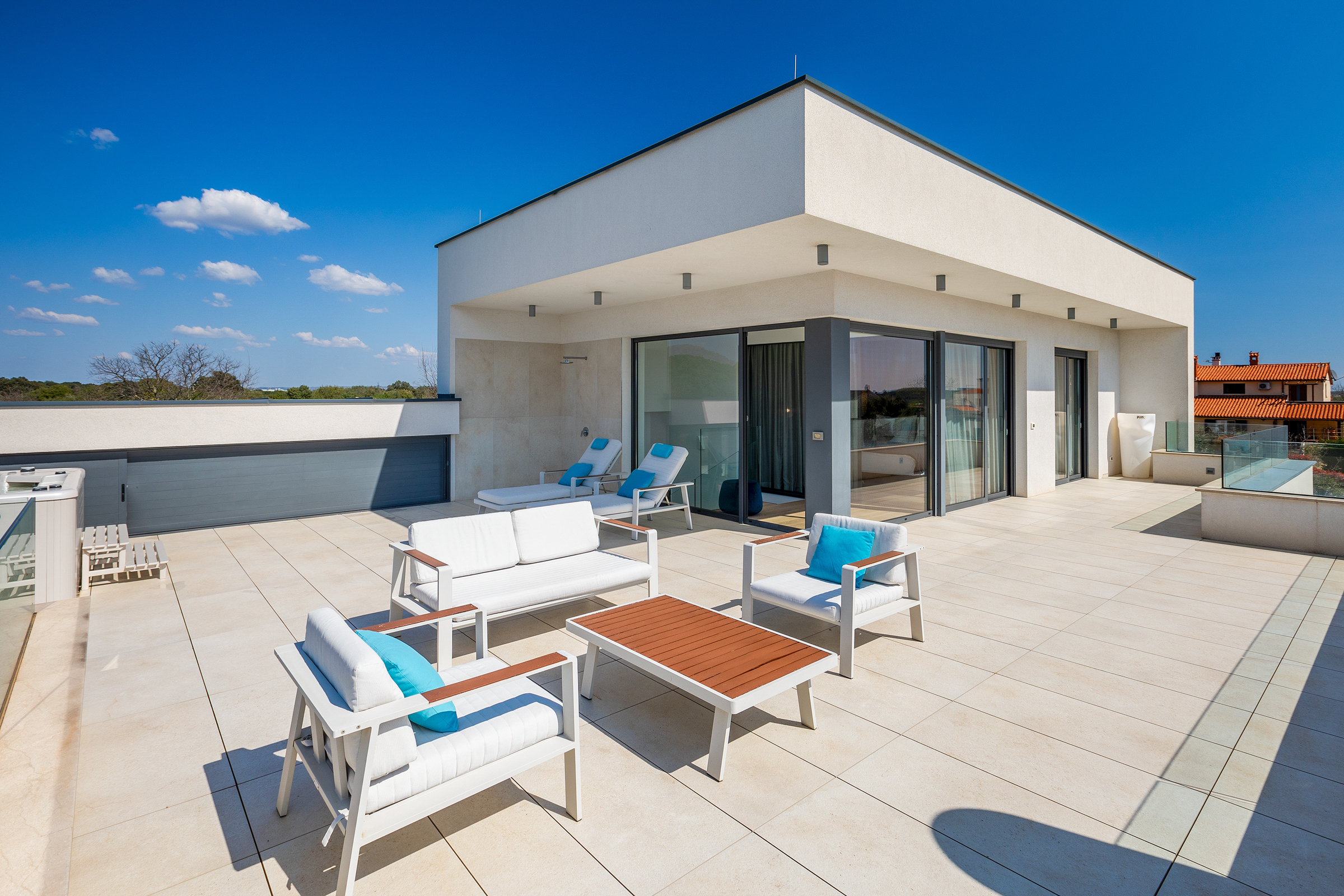 Stylish villa with heated pool near Pula, with wine cellar