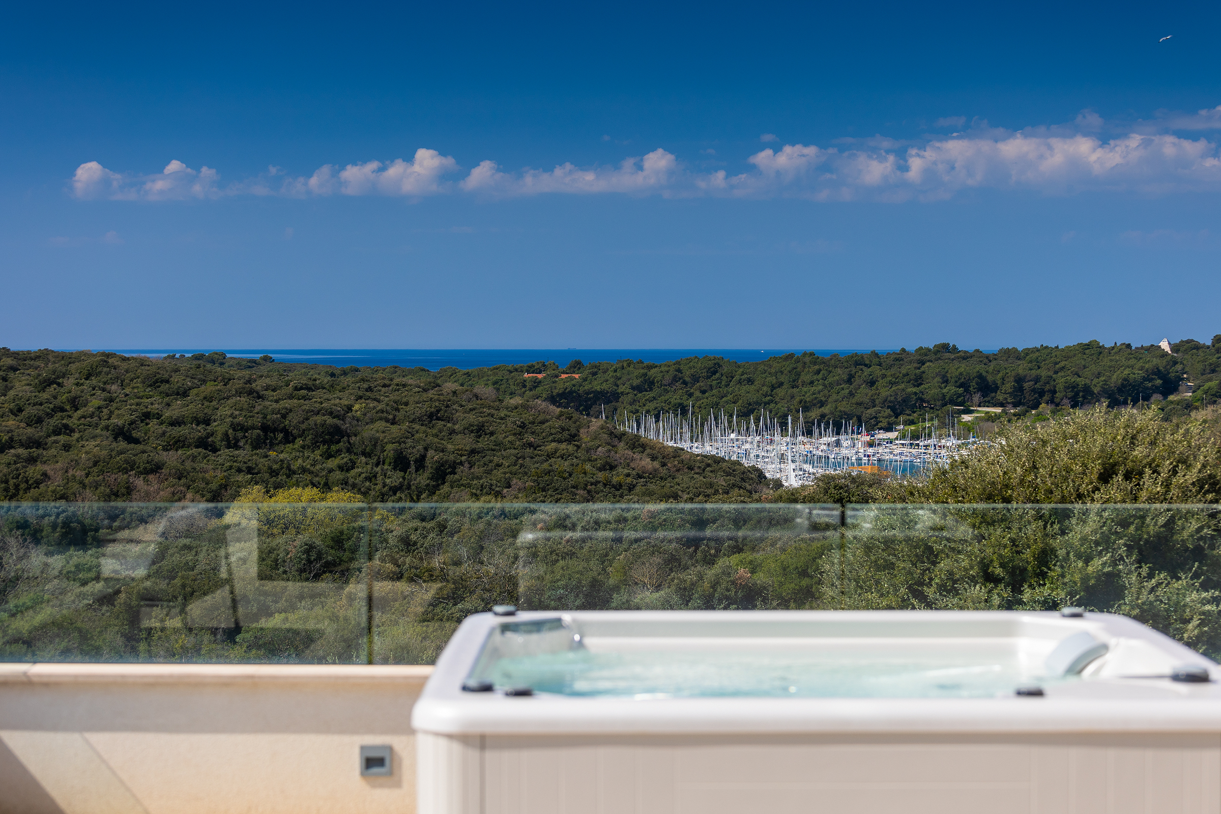 Stylish villa with heated pool near Pula, with wine cellar