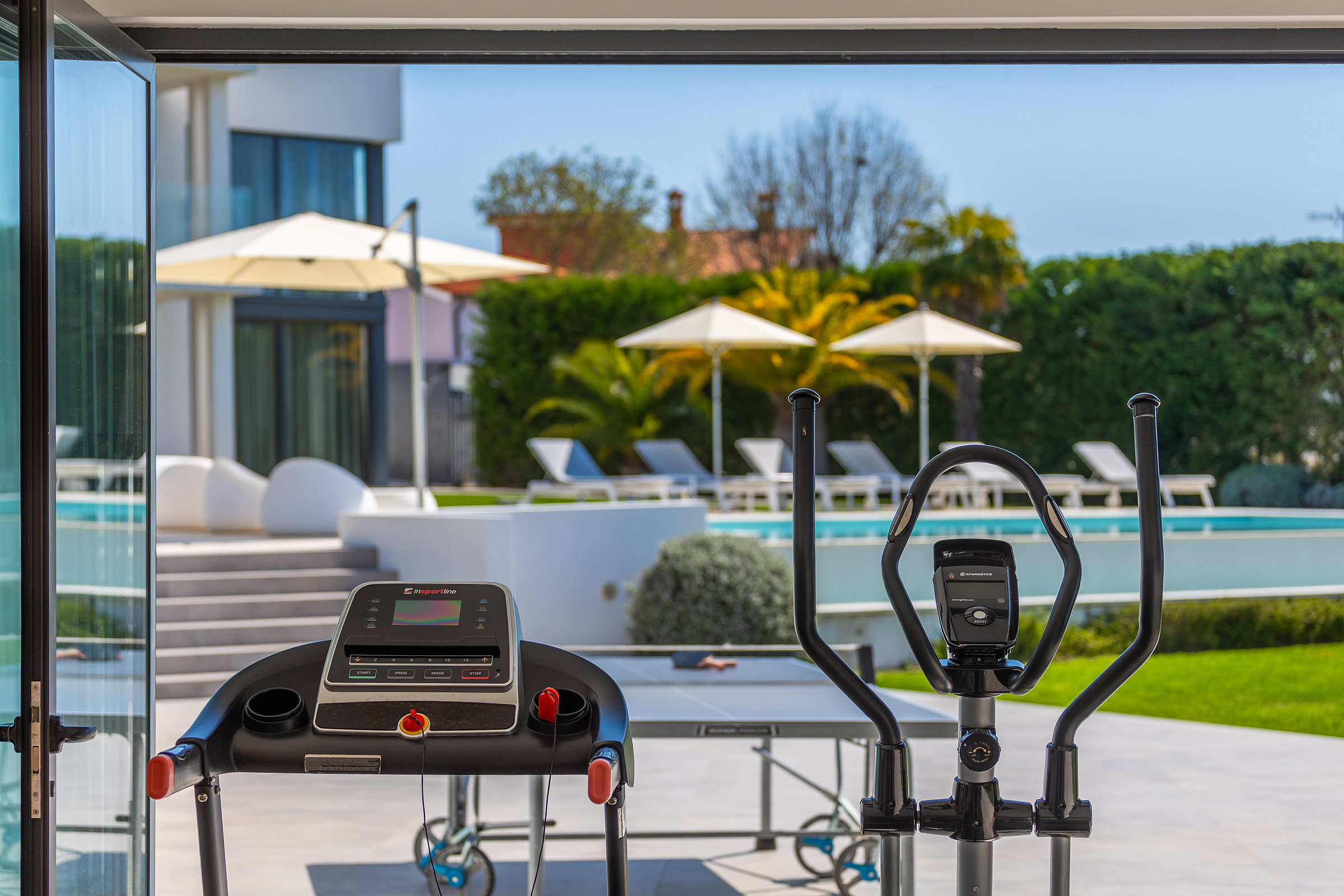 Stylish villa with heated pool near Pula, with wine cellar