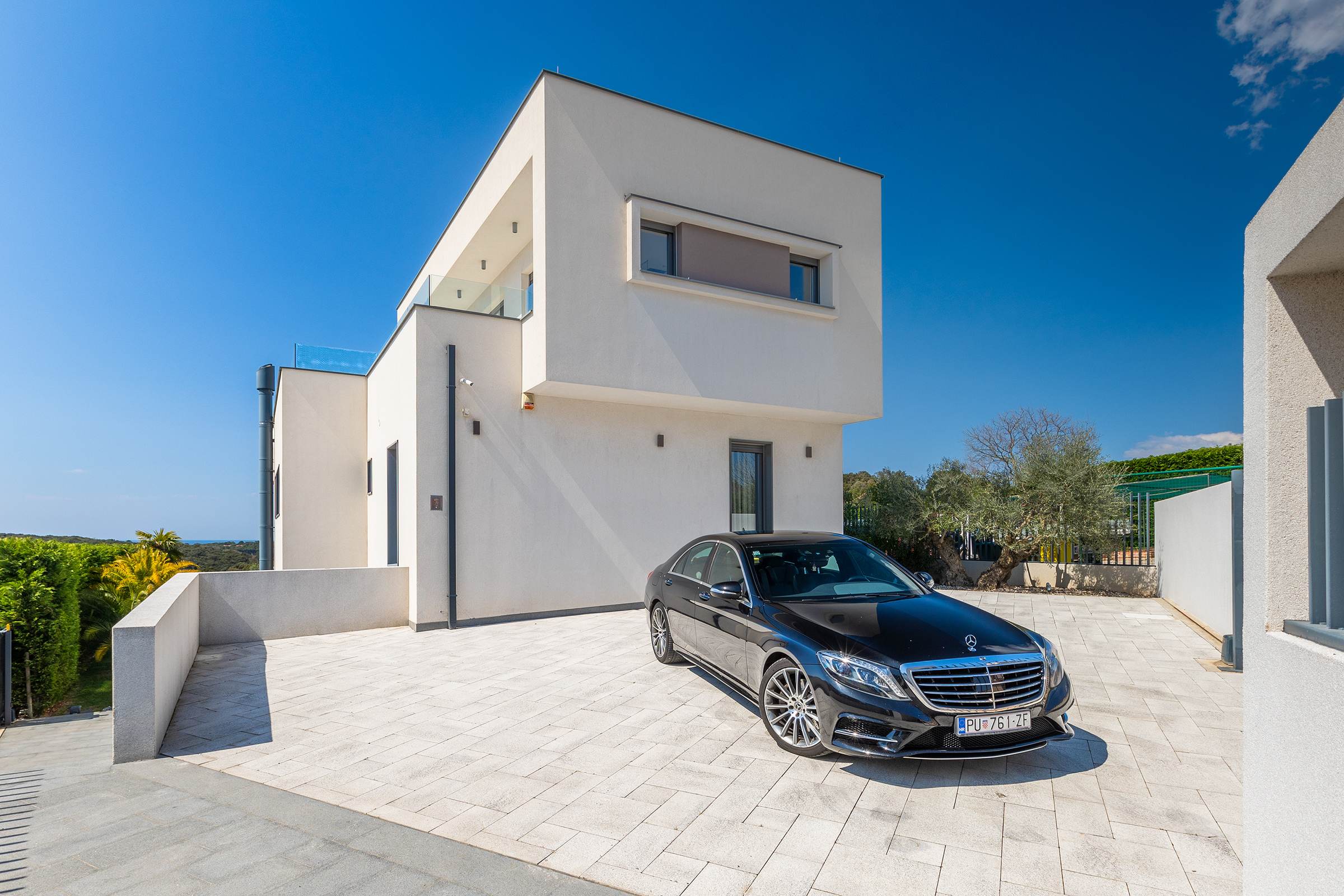 Stylish villa with heated pool near Pula, with wine cellar