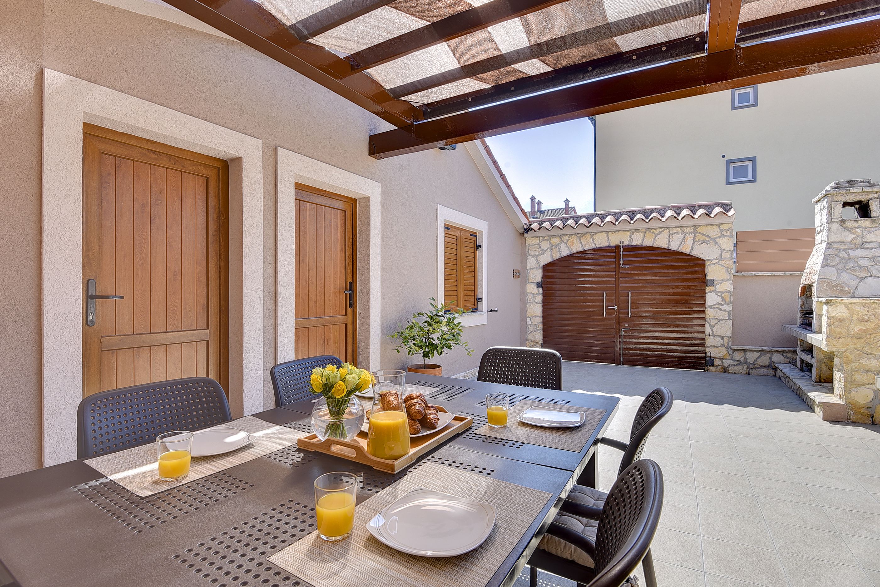 Splendida villa a Pula, con piscina, terrazza, barbecue, garage