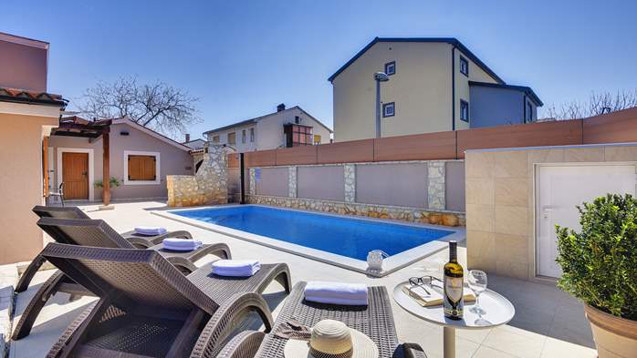 Gorgeous villa in Pula, with pool, sun terrace, barbecue, garage, 3