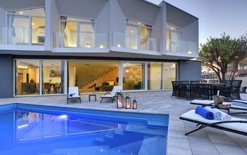 Splendida villa di nuova costruzione a Ližnjan, con piscina e BBQ