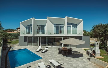 Wonderful newly built villa in Ližnjan, with private pool and BBQ