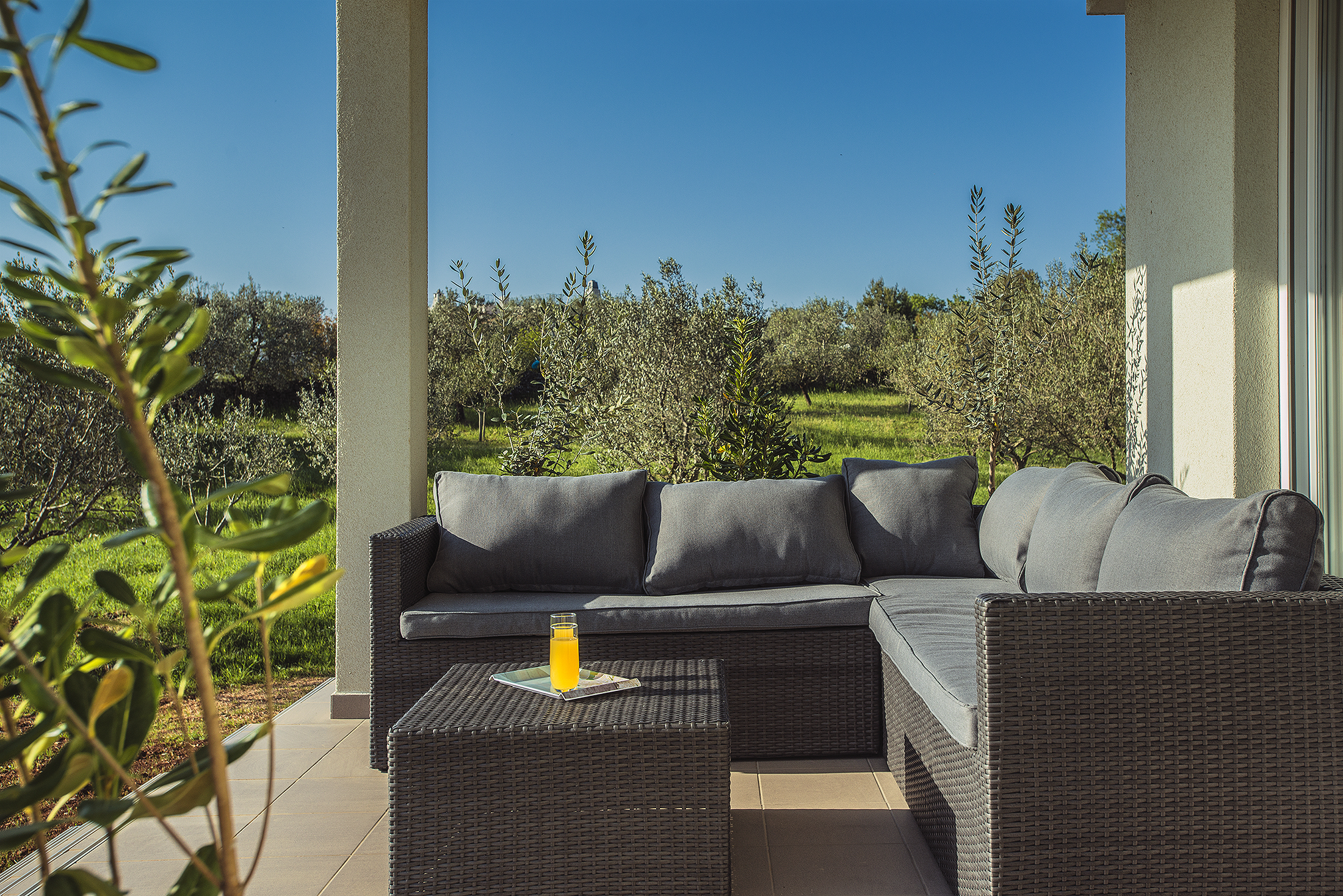 Bella casa con giardino, piscina idromassaggio, vista mare