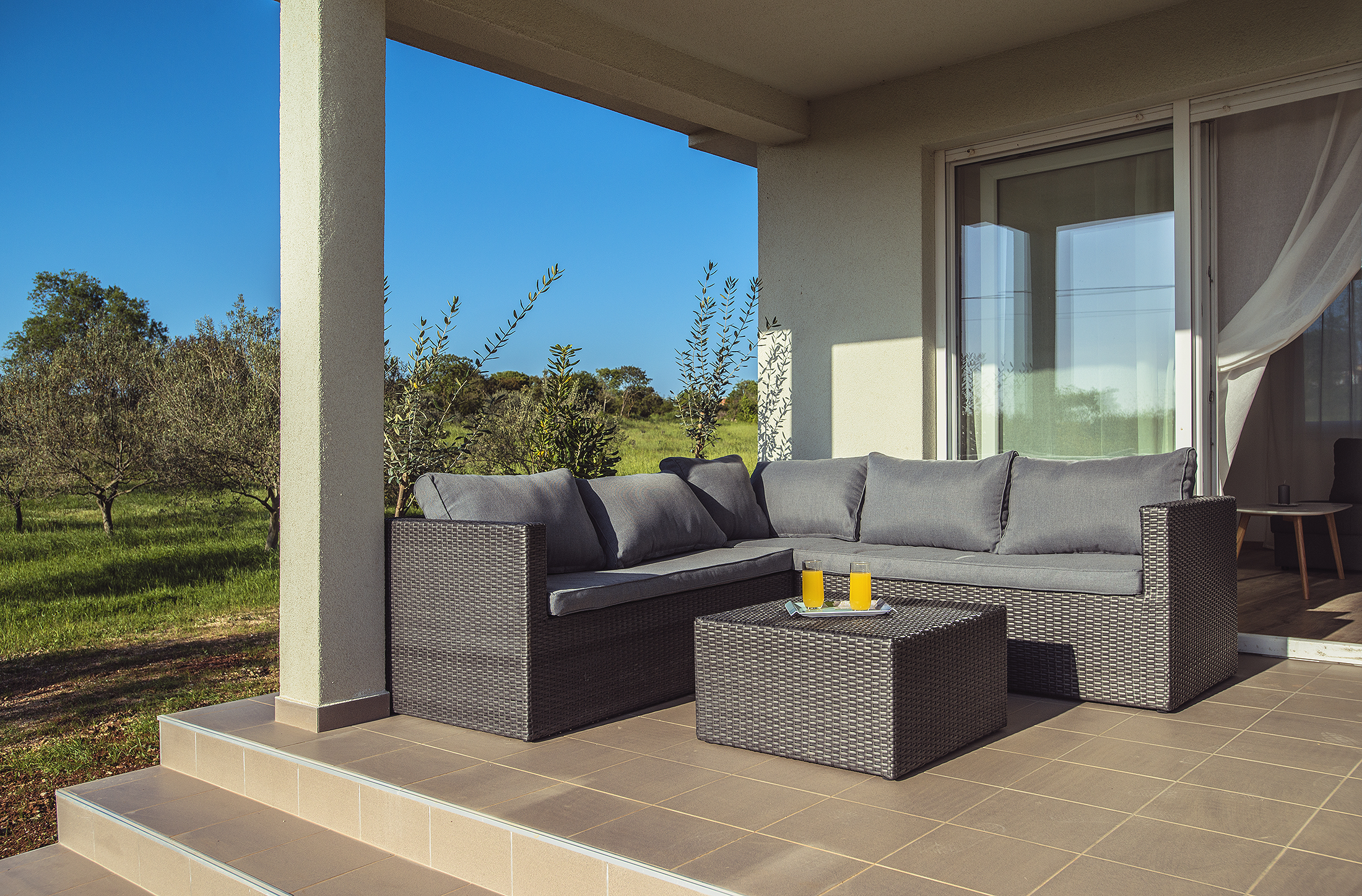 Bella casa con giardino, piscina idromassaggio, vista mare