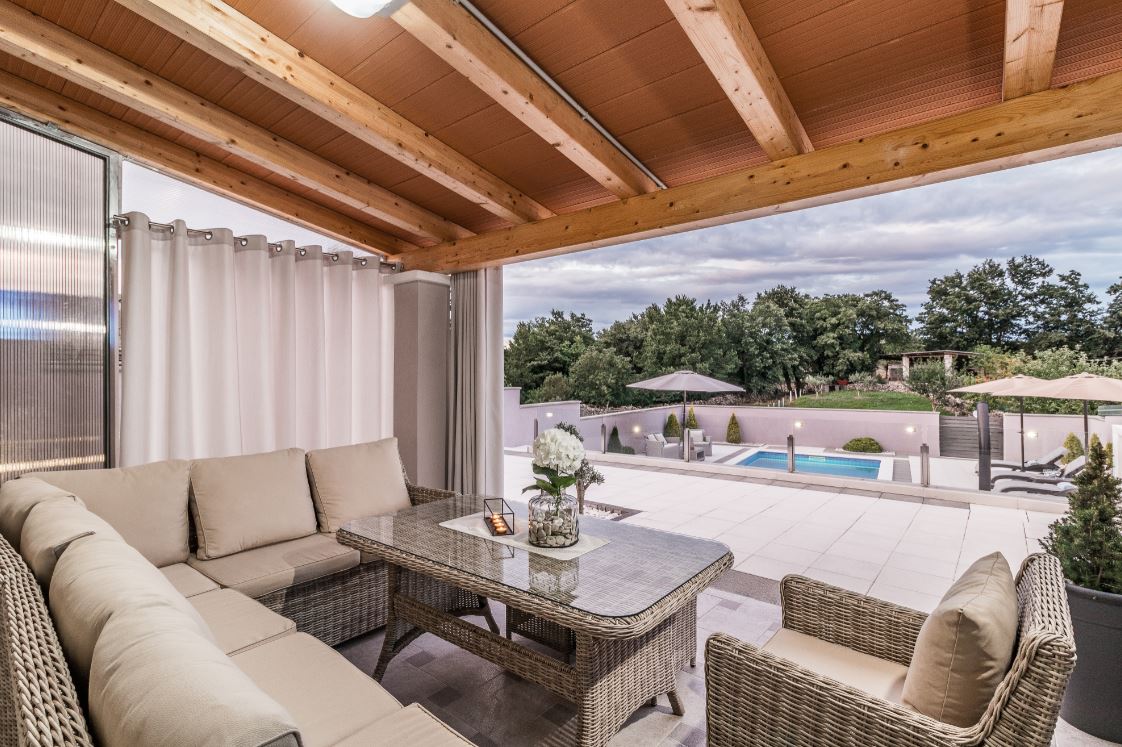 Villa con piscina privata offre privacy per famiglie con bambini