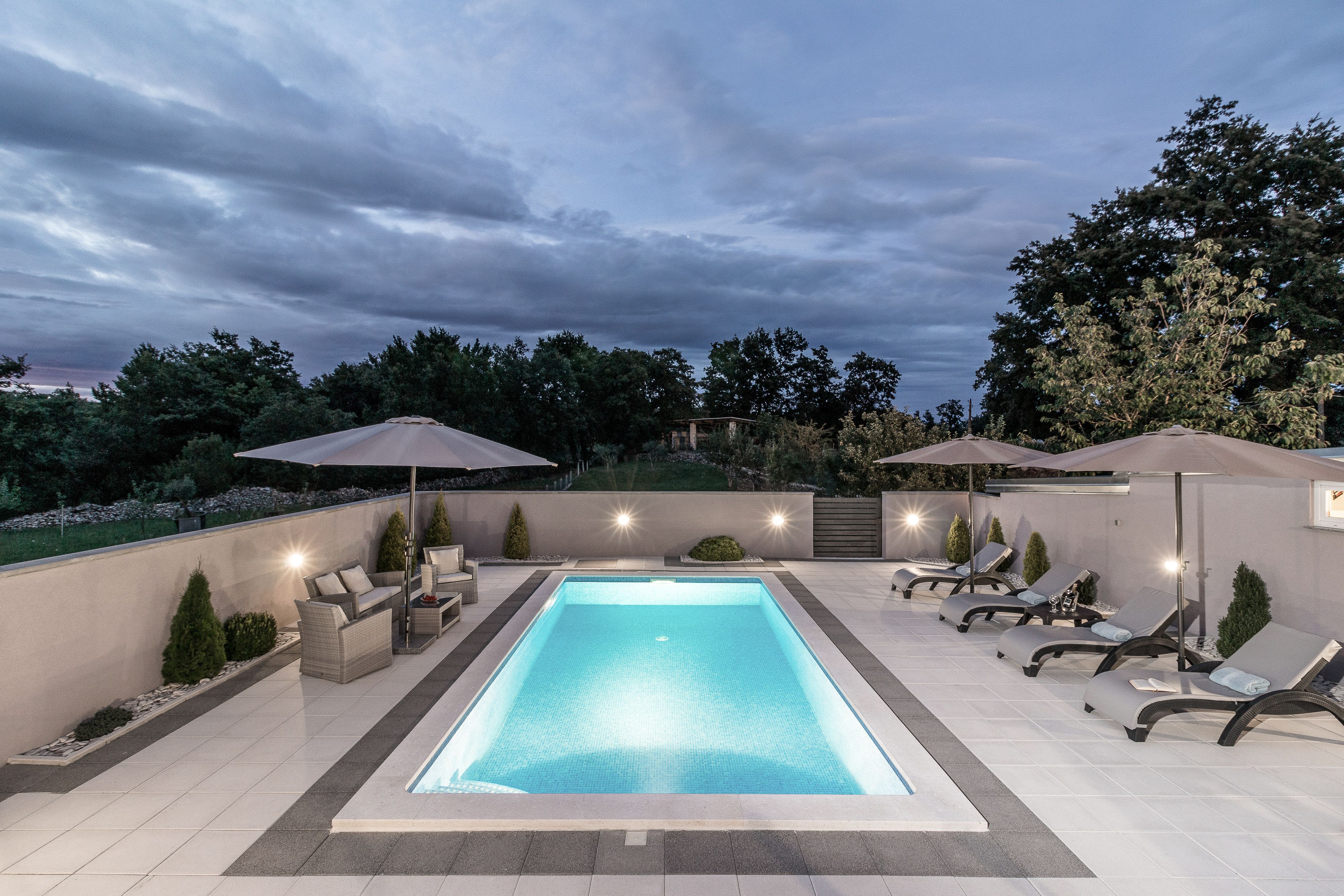 Villa con piscina privata offre privacy per famiglie con bambini