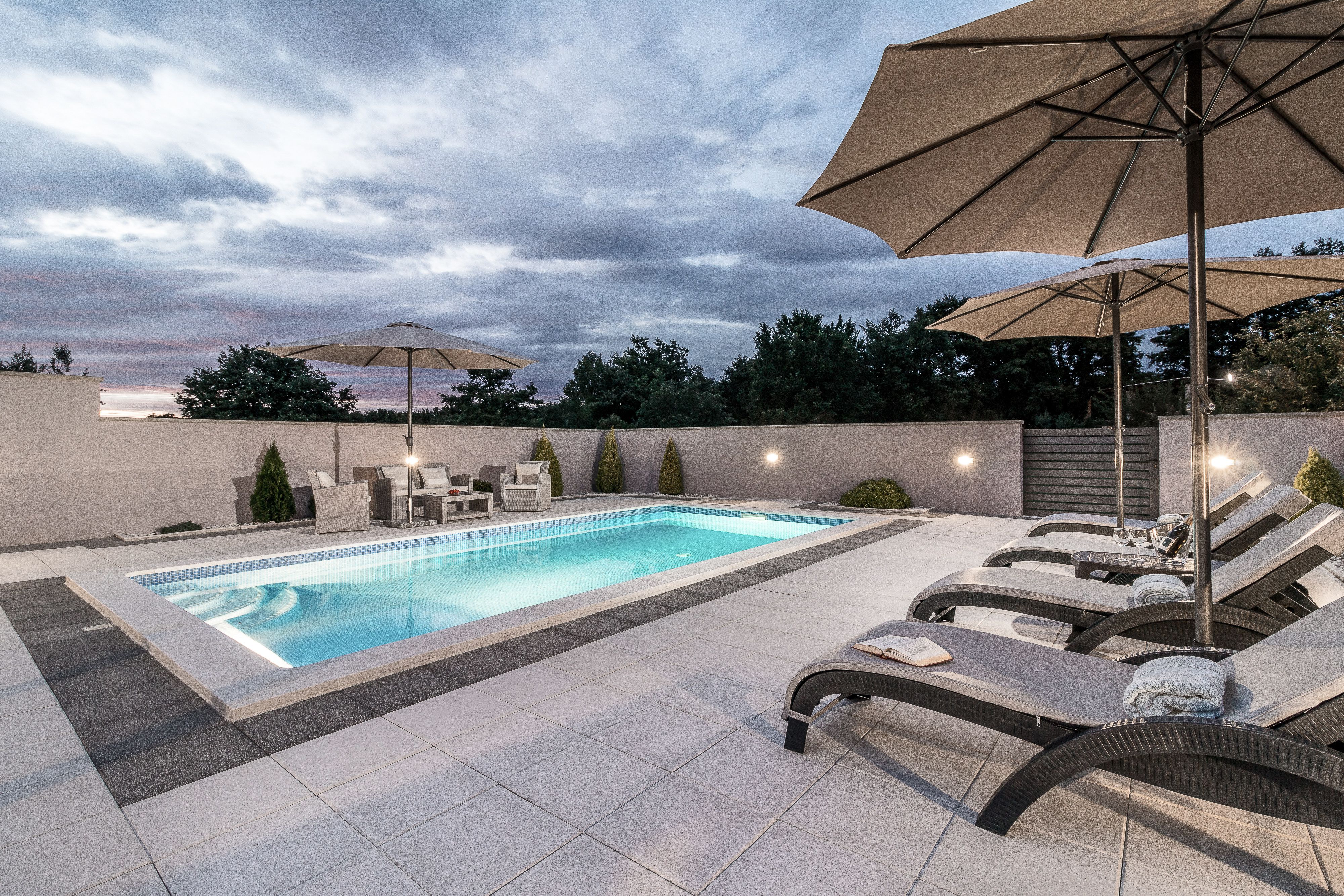 Villa con piscina privata offre privacy per famiglie con bambini