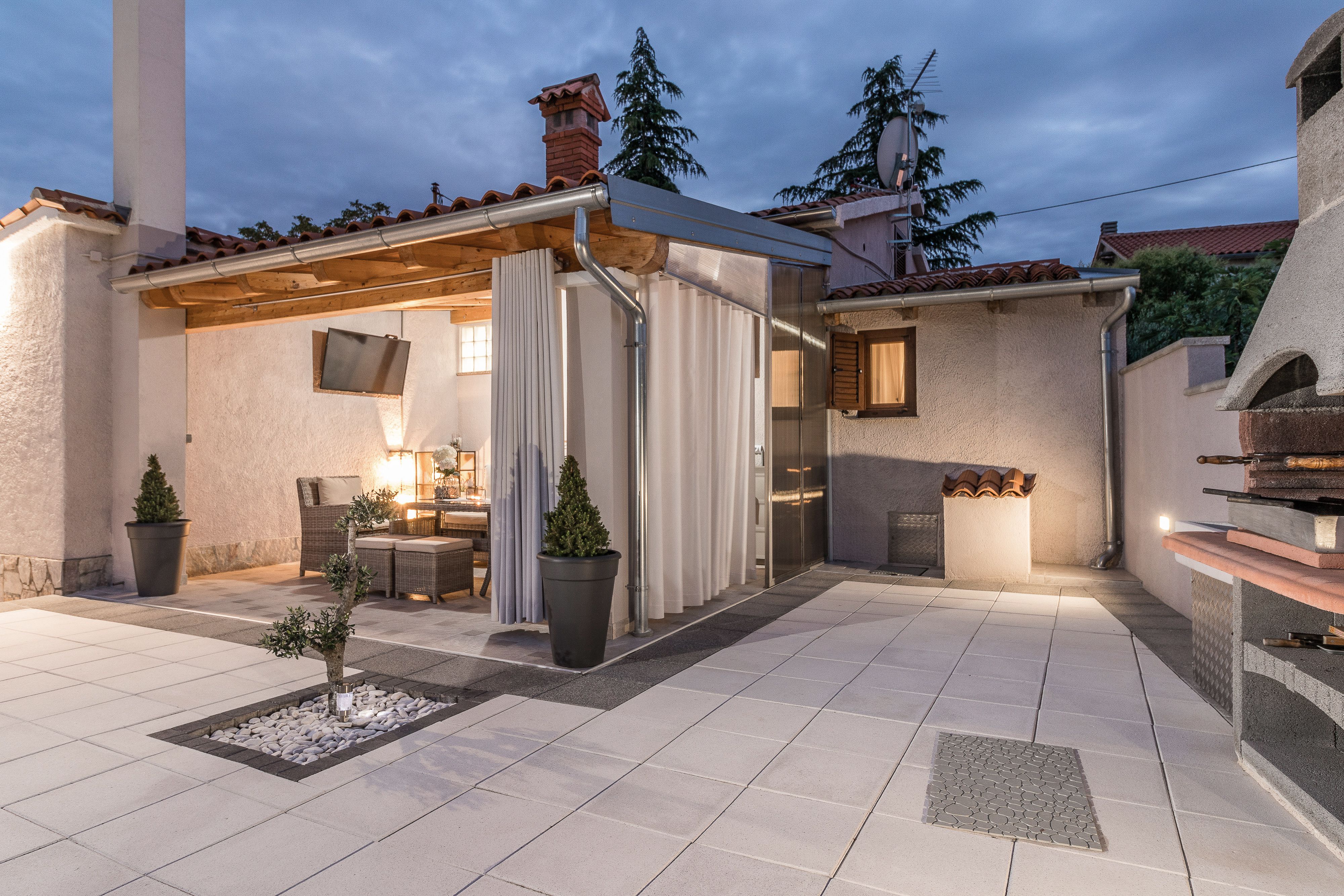 Villa con piscina privata offre privacy per famiglie con bambini