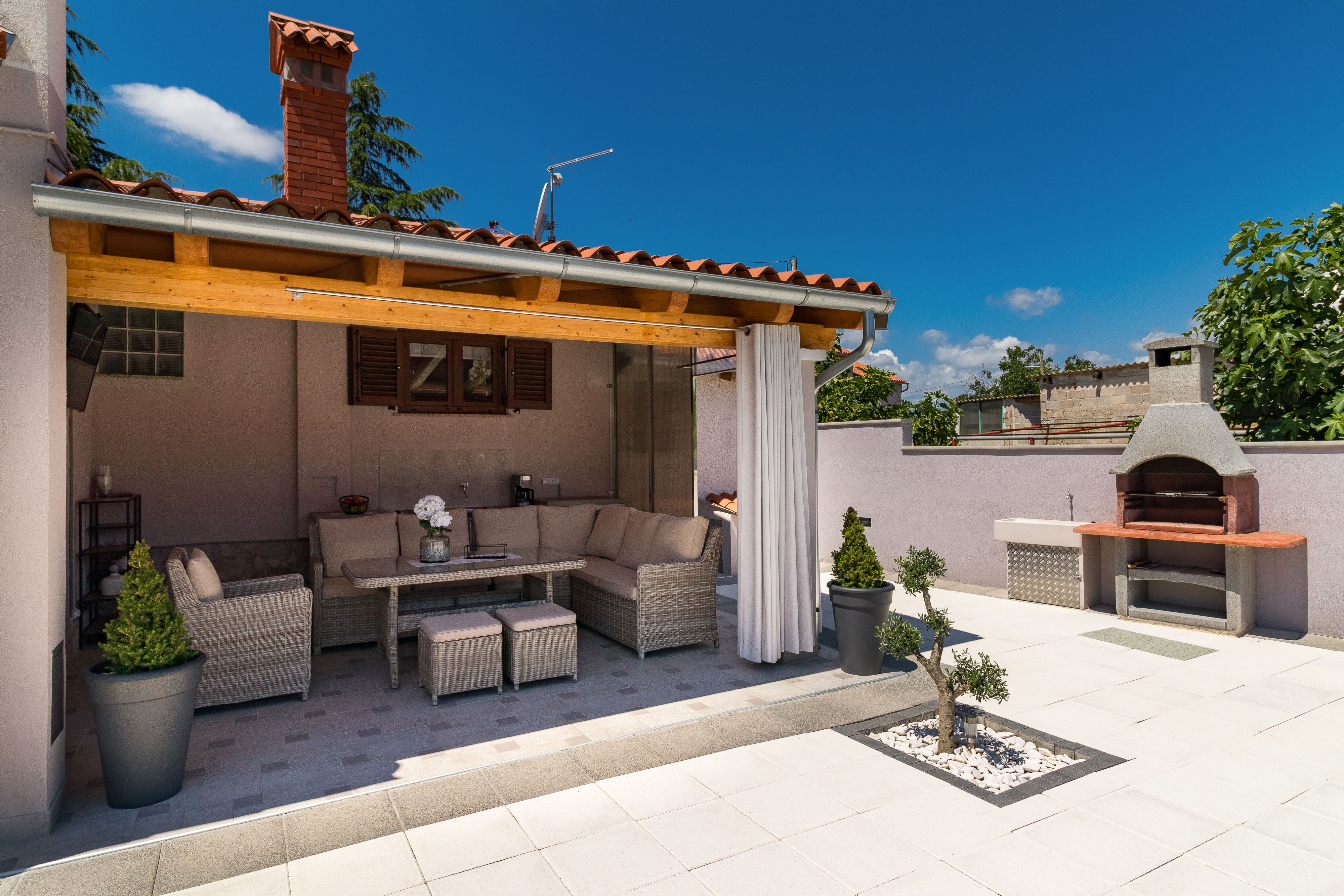 Villa con piscina privata offre privacy per famiglie con bambini