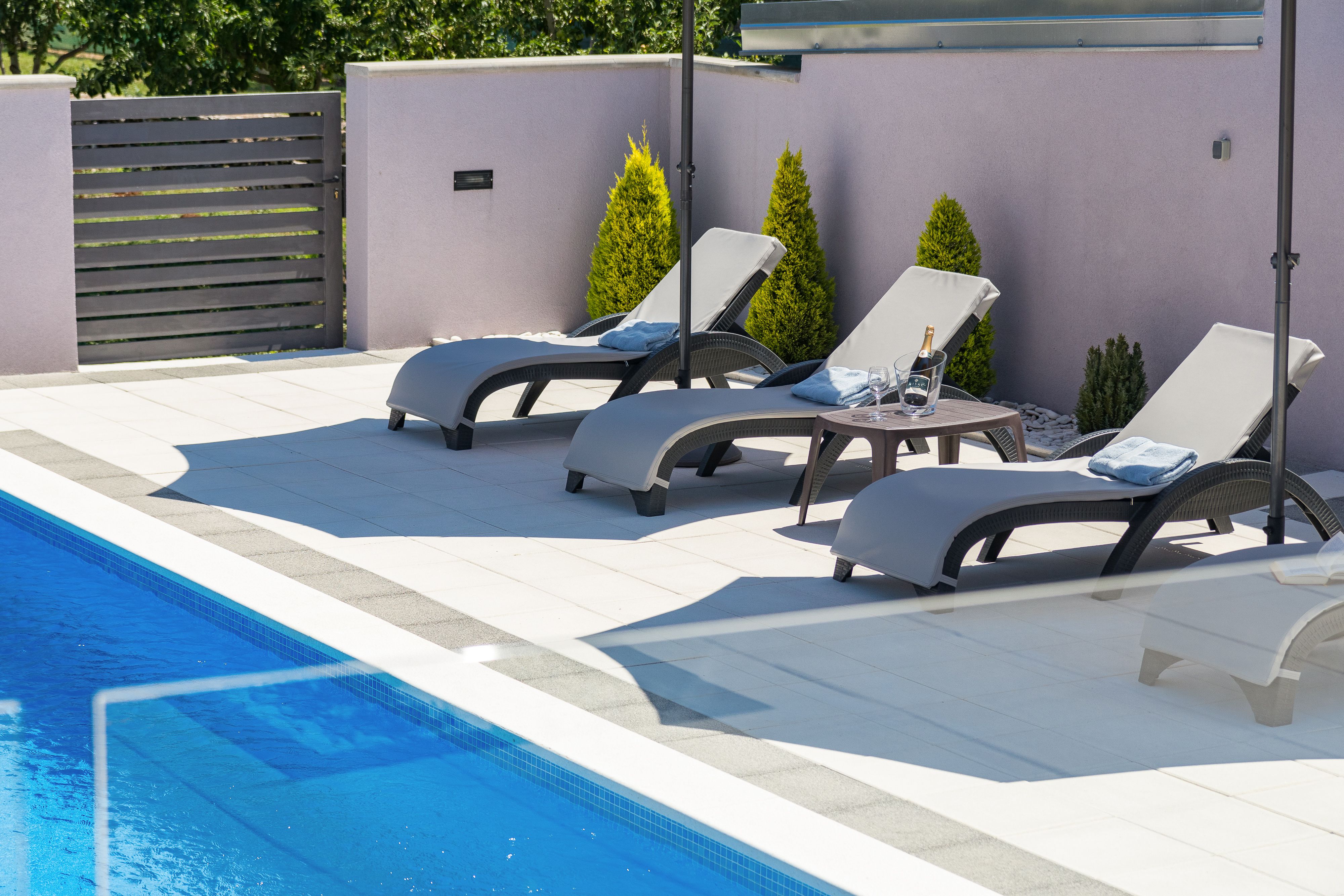 Villa con piscina privata offre privacy per famiglie con bambini