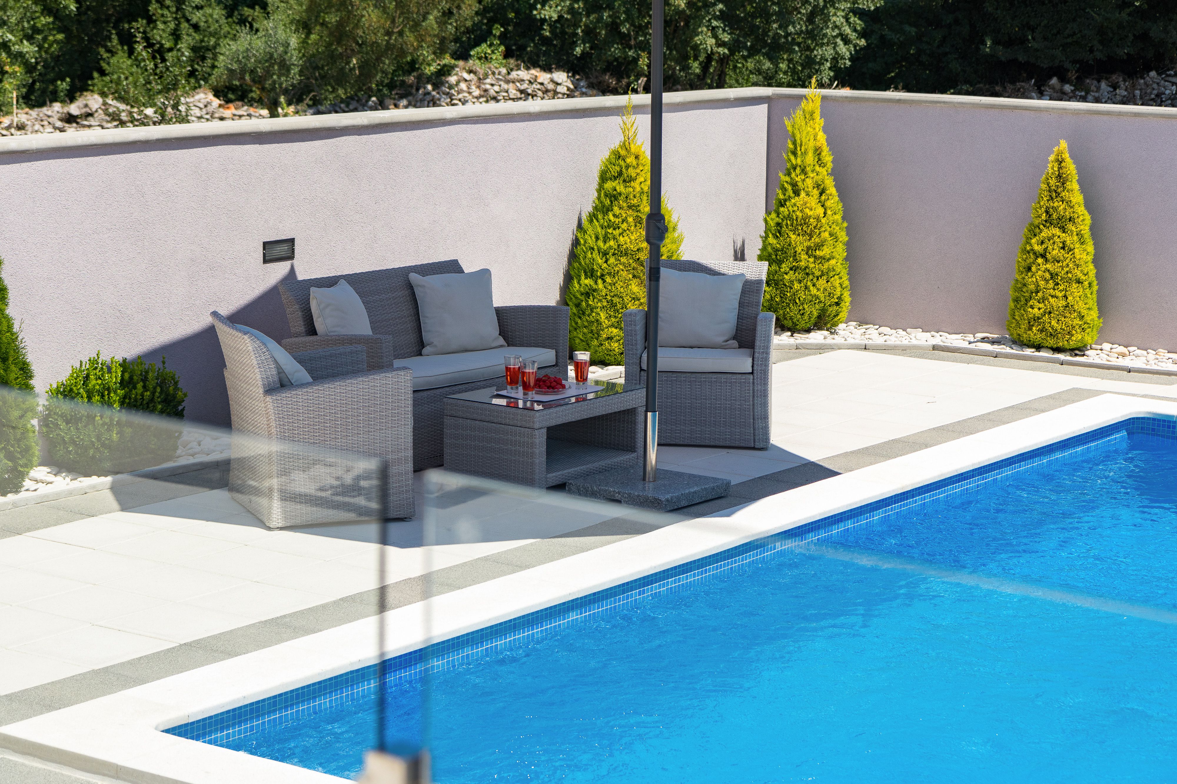 Villa con piscina privata offre privacy per famiglie con bambini