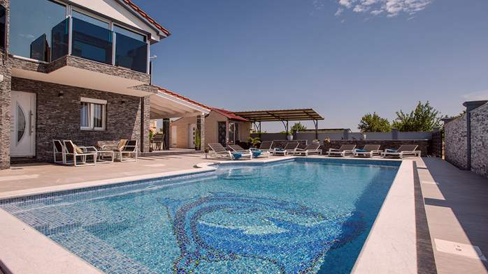 Bella villa per 10 persone, piscina riscaldata con idromassaggio, 3