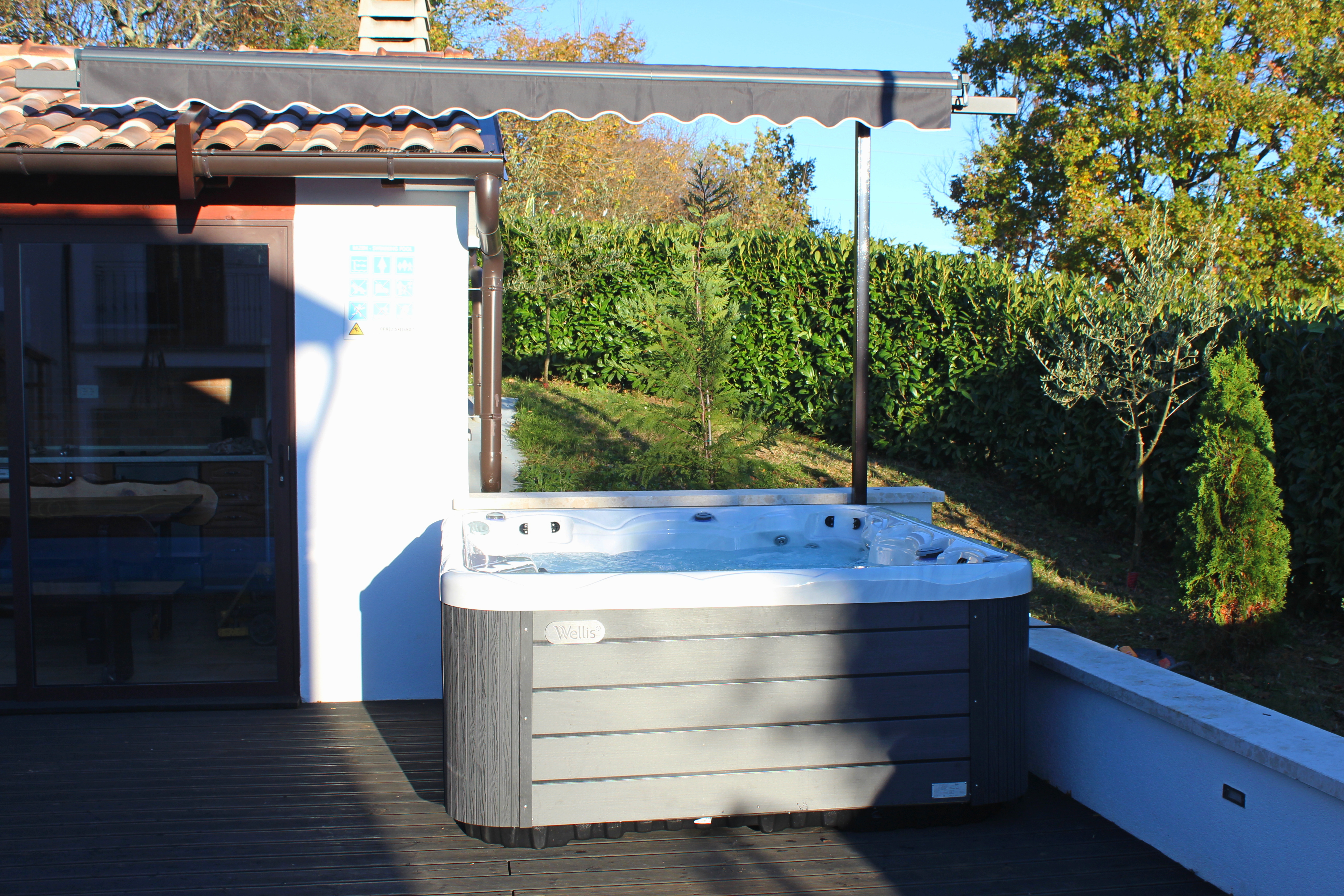 Beautiful house with pool offers accommodation for 4-6 persons