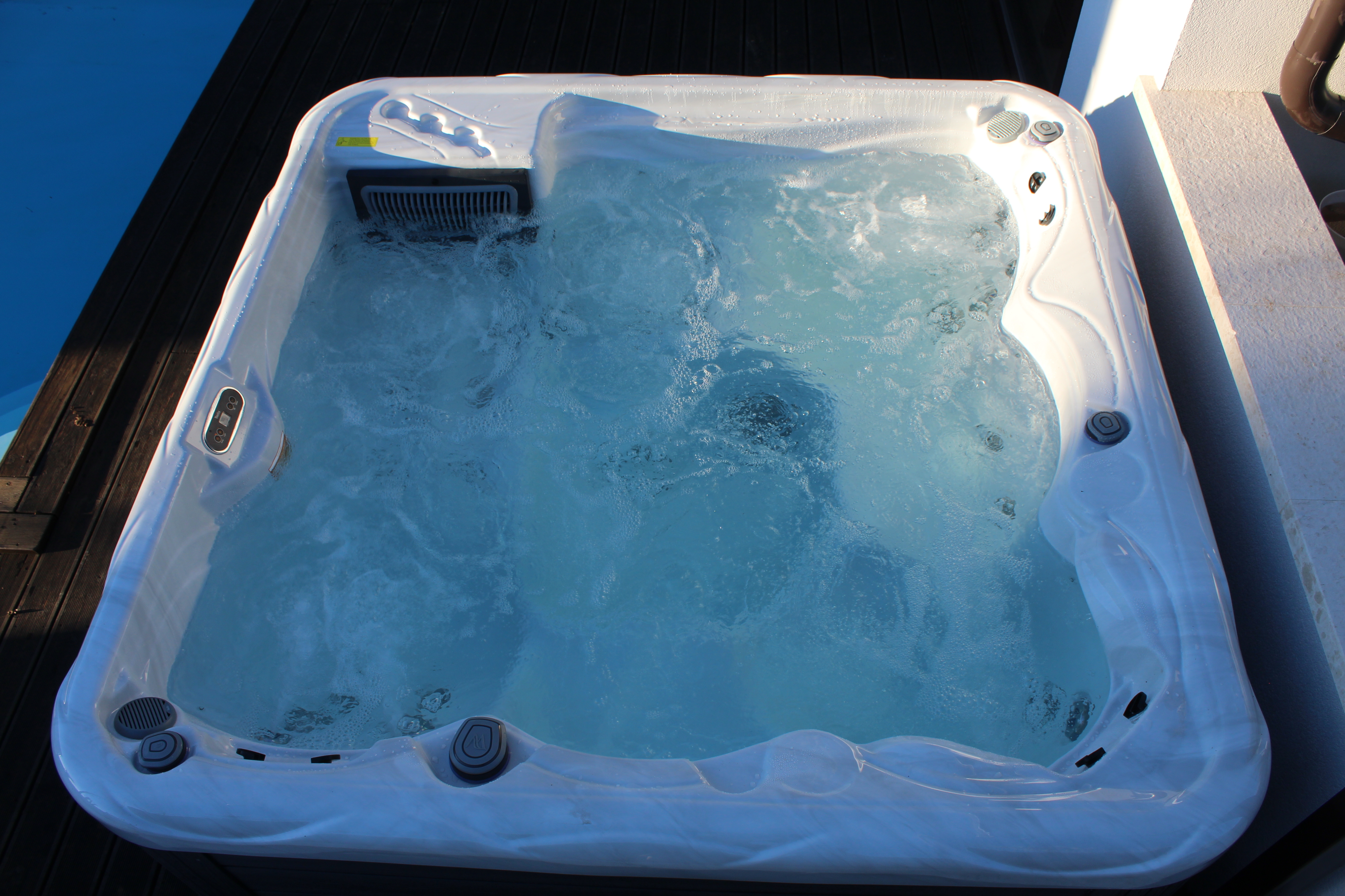 Beautiful house with pool offers accommodation for 4-6 persons