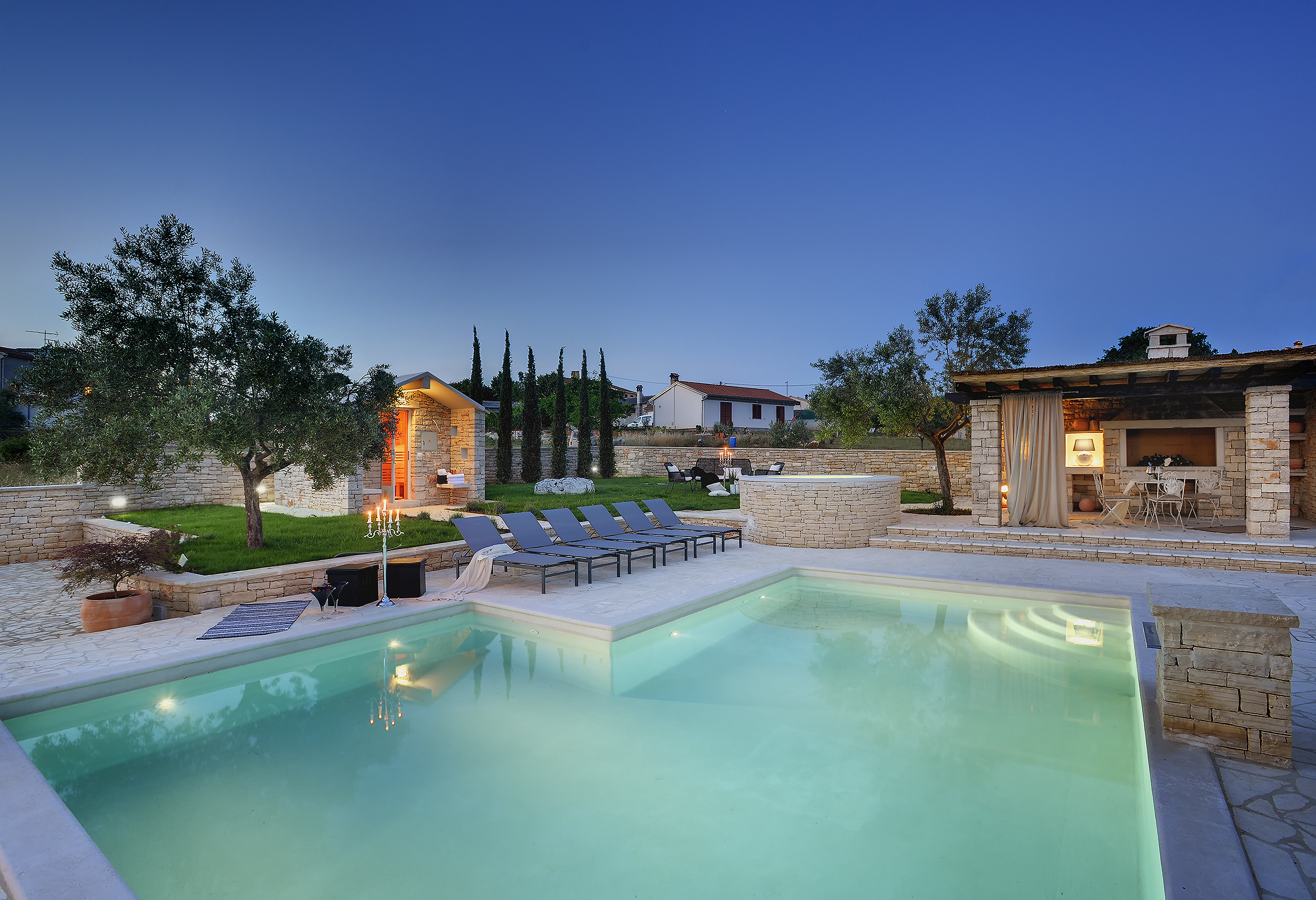 Himmlische Villa in der Nähe von Rovinj, Ladegerät für El.Autos