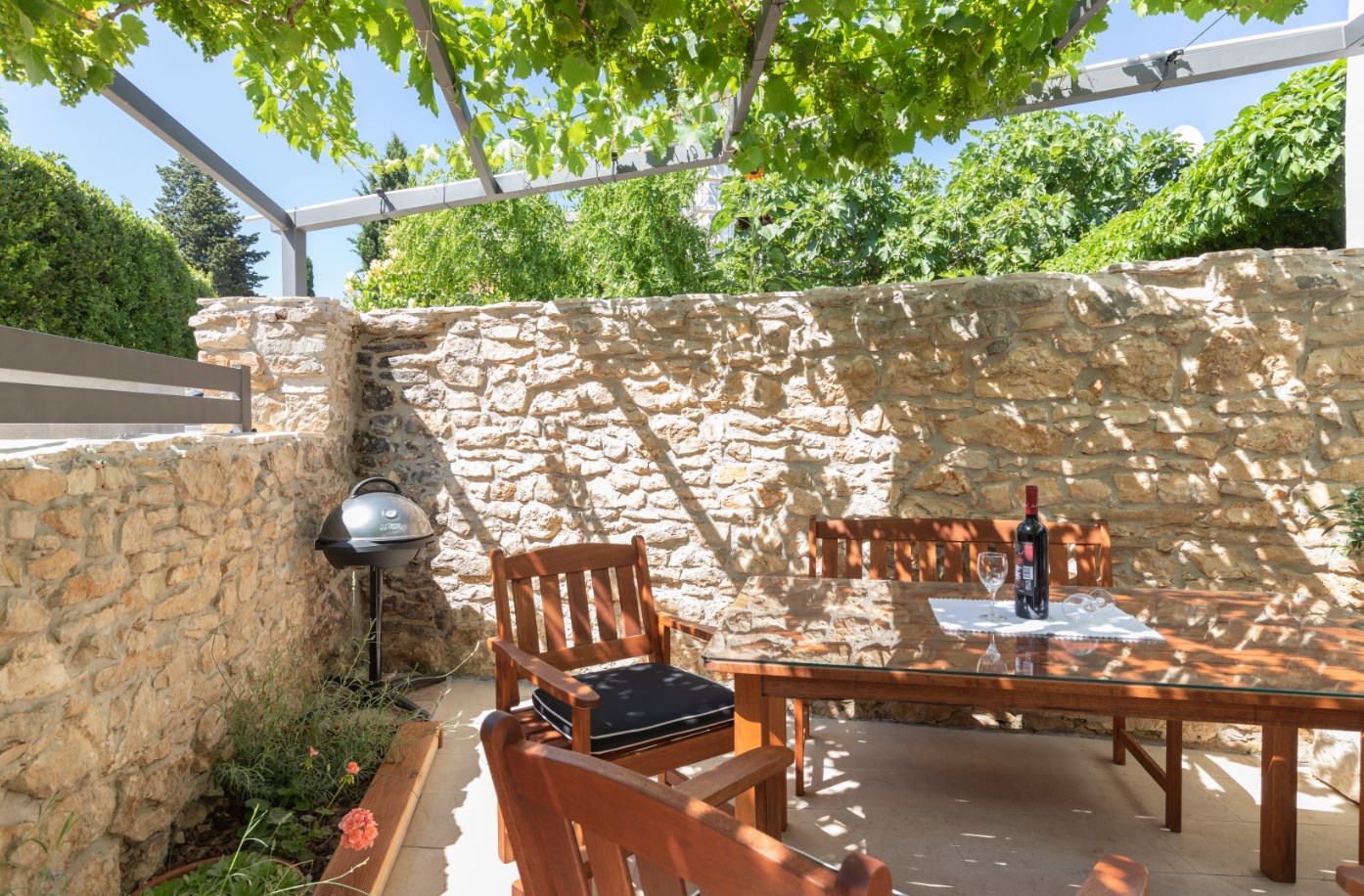 Bella, ristrutturata casa nel centro di Medulin con jacuzzi