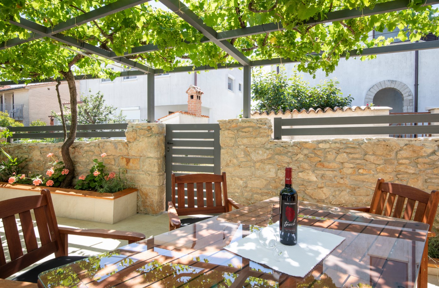 Bella, ristrutturata casa nel centro di Medulin con jacuzzi