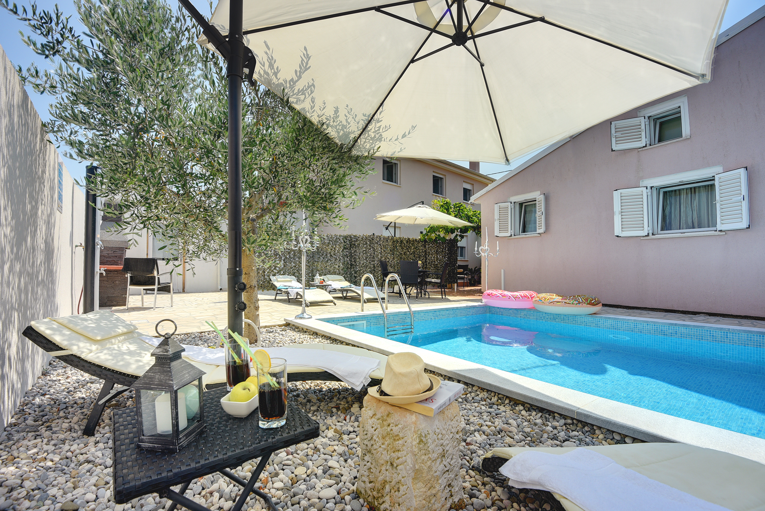 Beautiful holiday home with private pool, for 5 persons