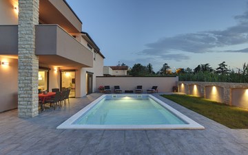 Splendida villa a Valbandon con piscina esterna riscaldata
