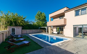 Splendida villa a Valbandon con piscina esterna riscaldata