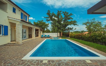Irresistibile villa con sauna, palestra e piscina privata