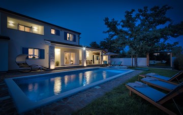Irresistibile villa con sauna, palestra e piscina privata