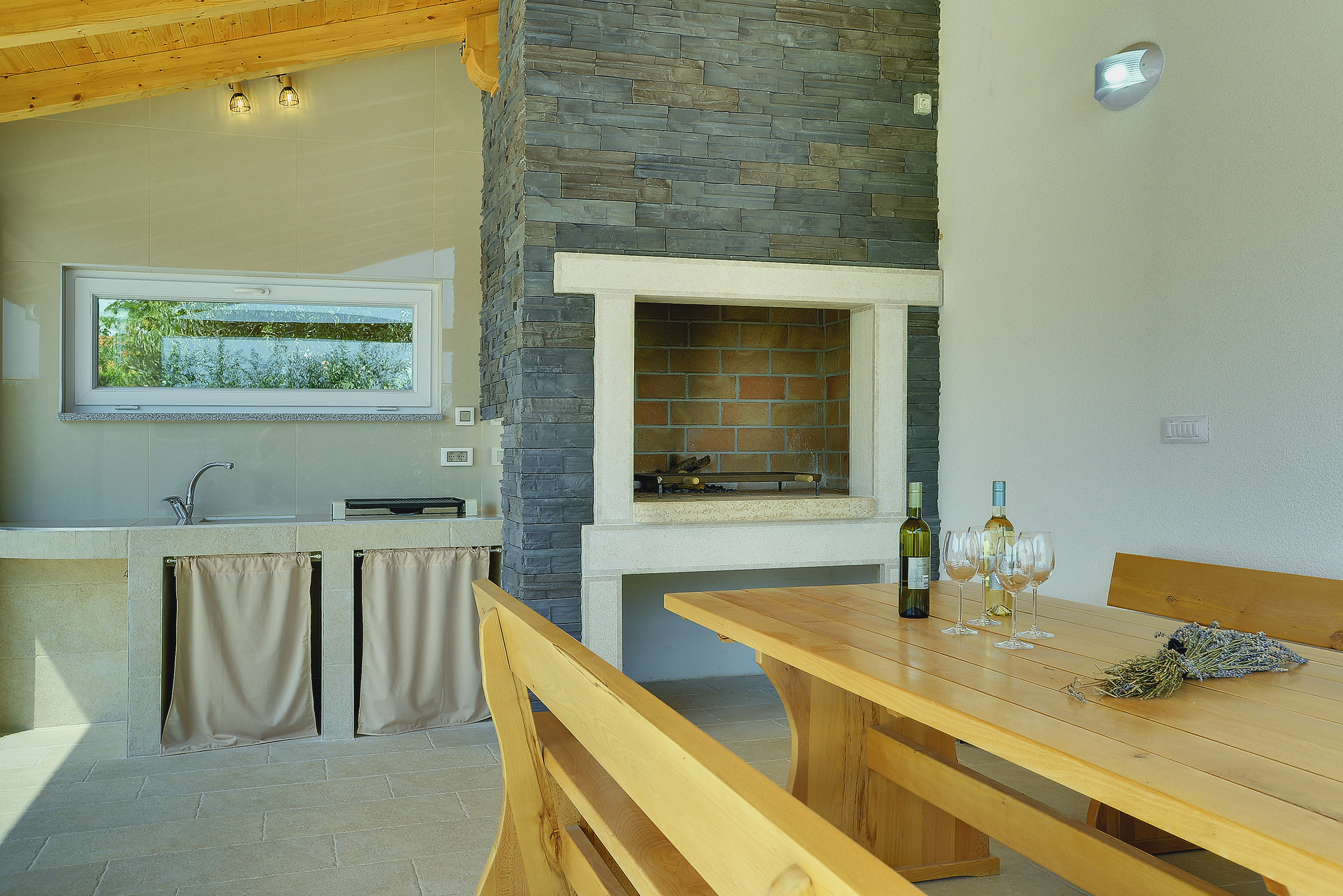 Eine wunderbare und familiere Villa auf zwei Etage, mit Pool